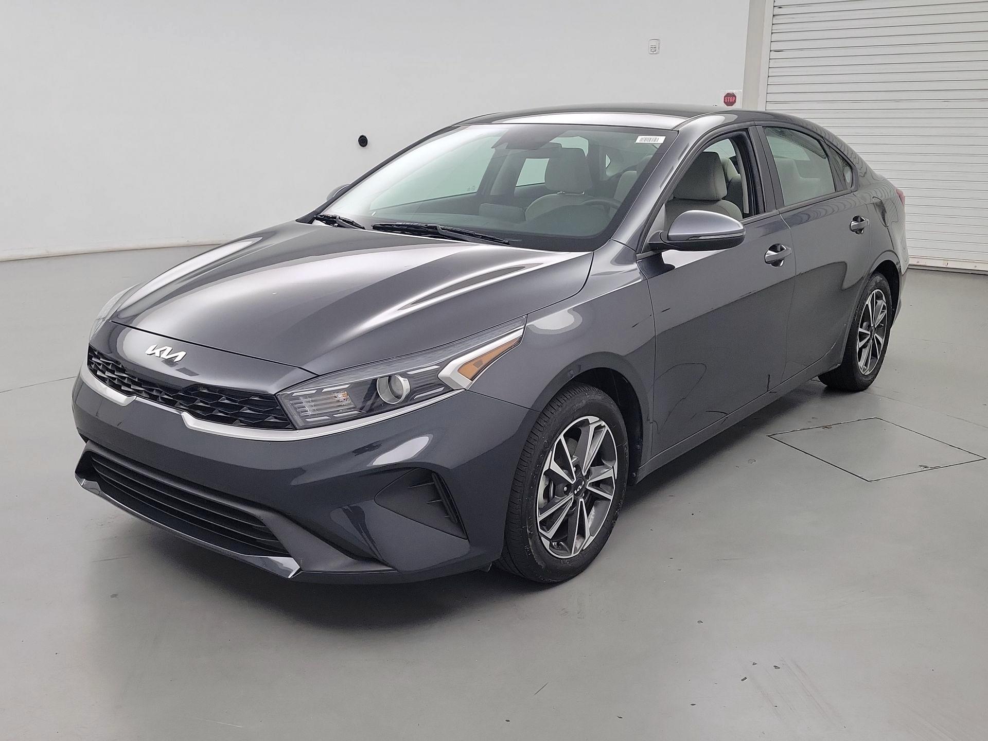 Thumbnail: 2023 Kia Forte - 3