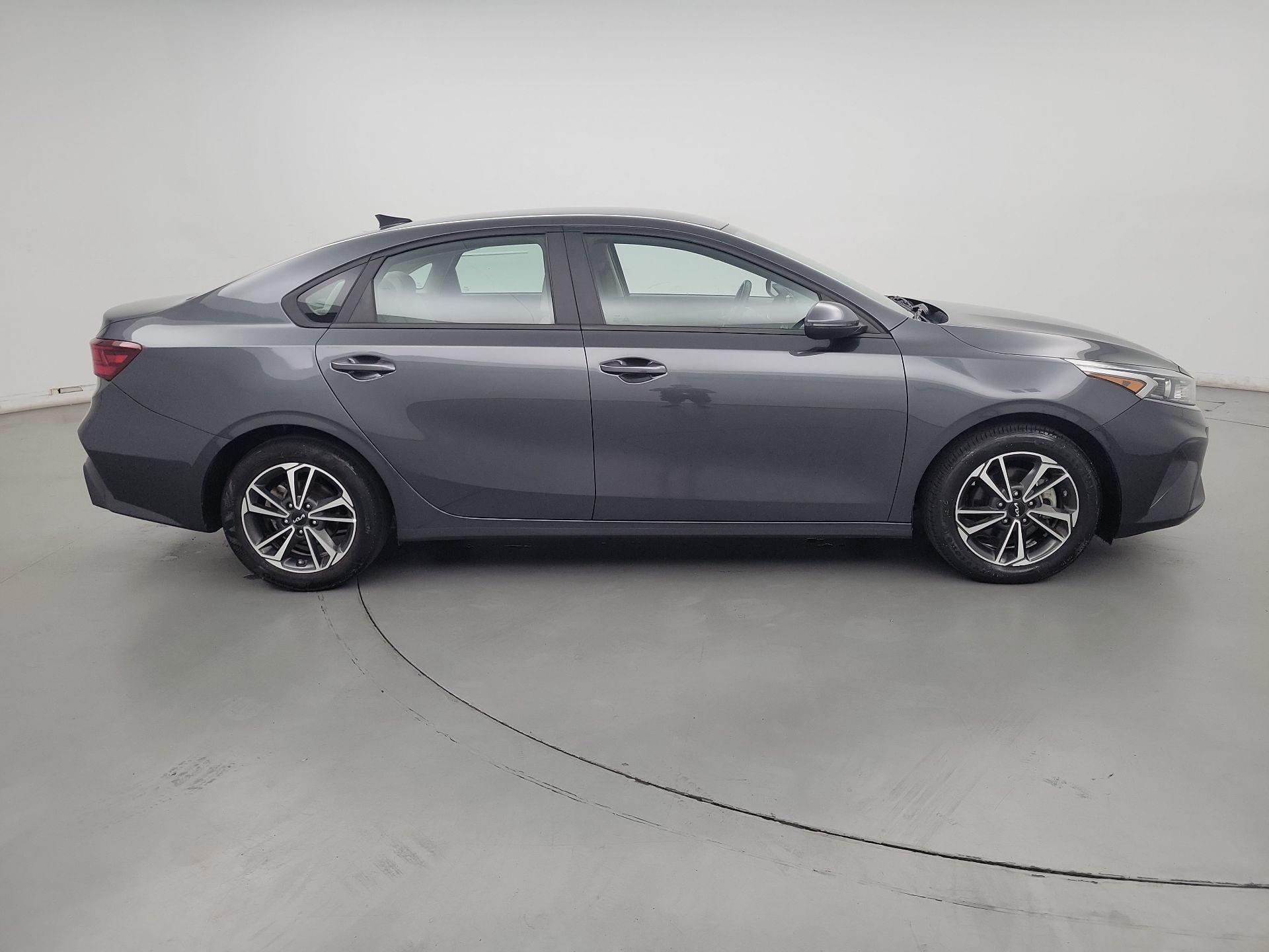 Thumbnail: 2023 Kia Forte - 4