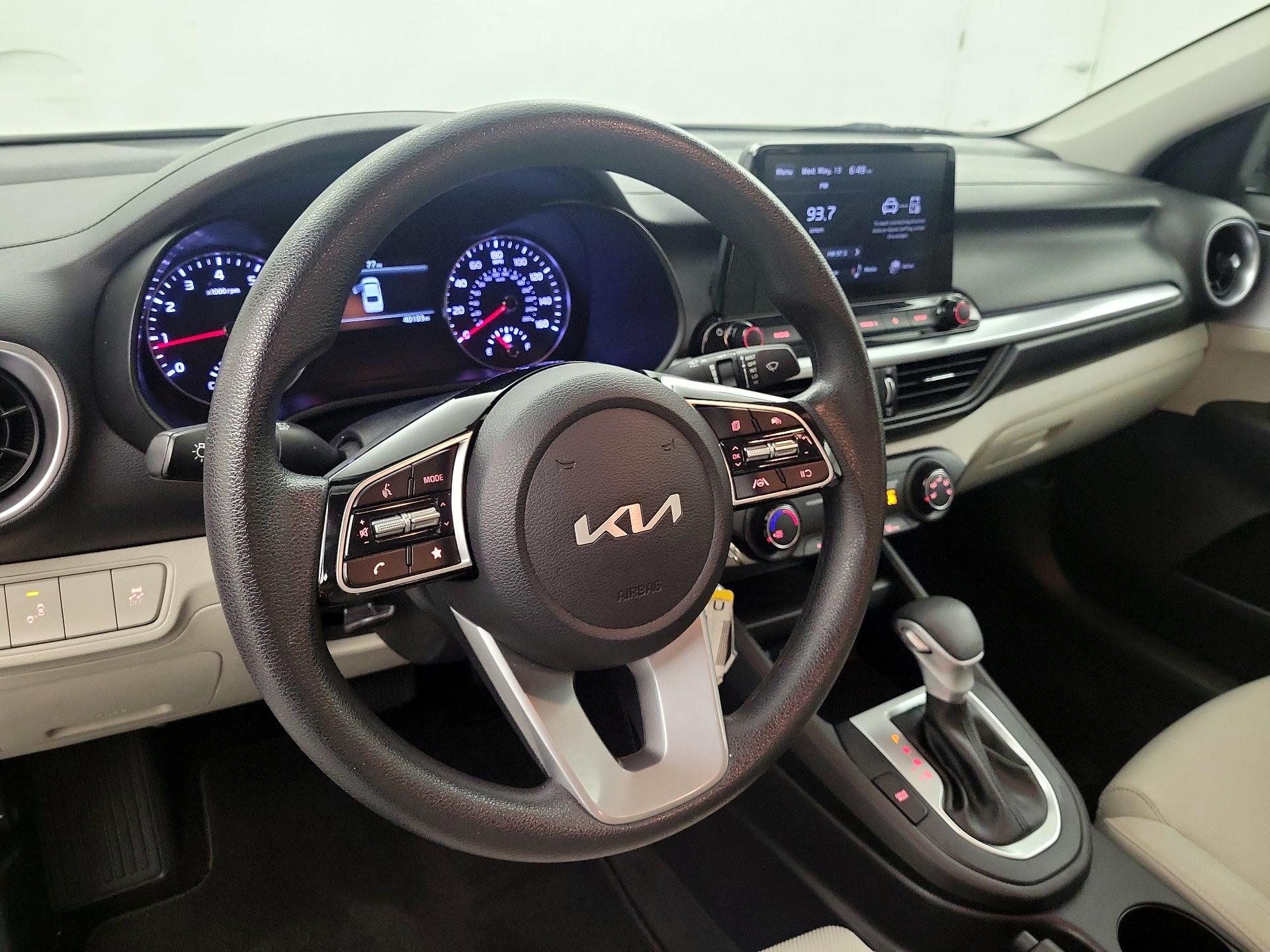 Thumbnail: 2023 Kia Forte - 8
