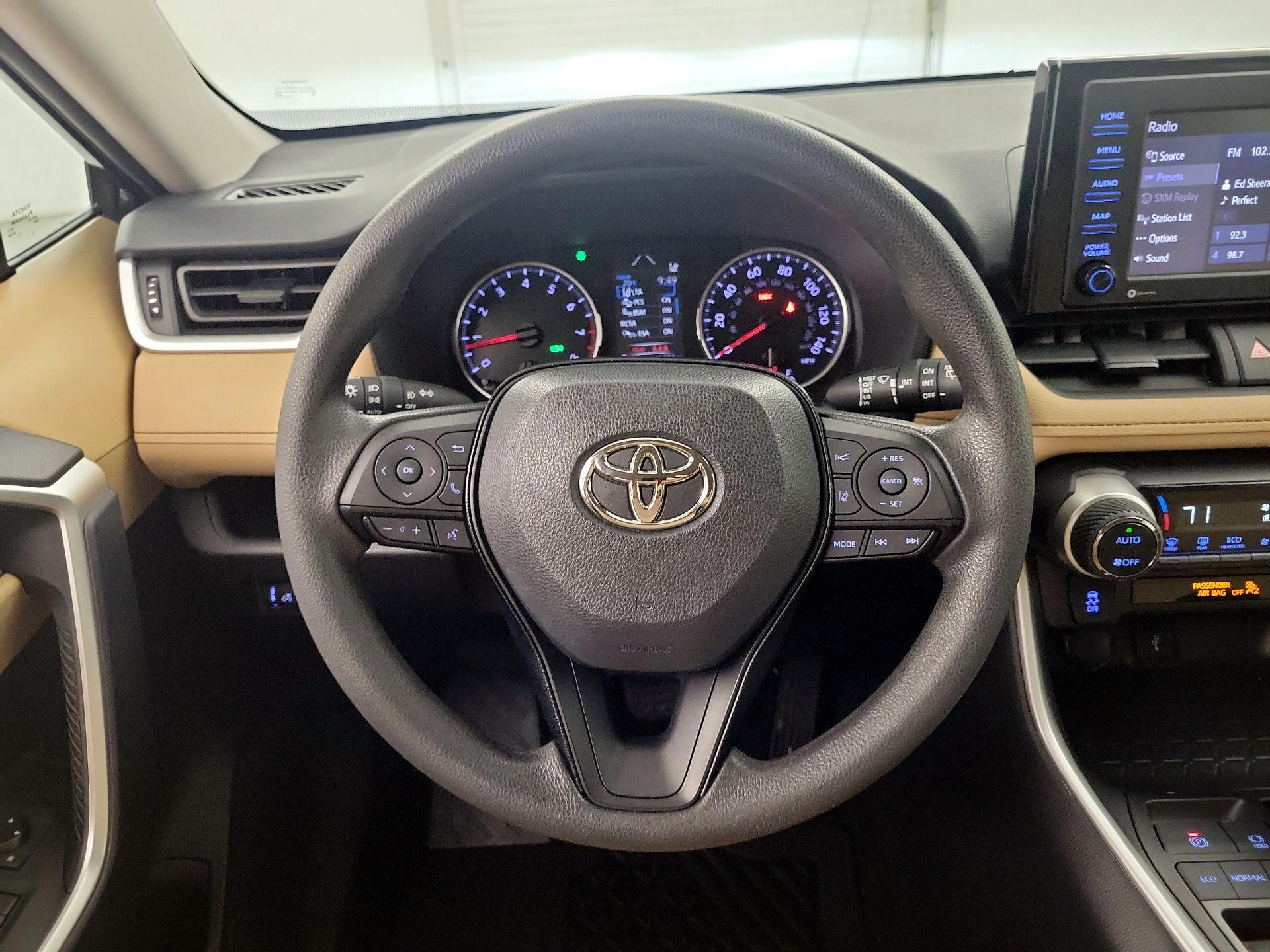 Thumbnail: 2021 Toyota RAV4 - 10
