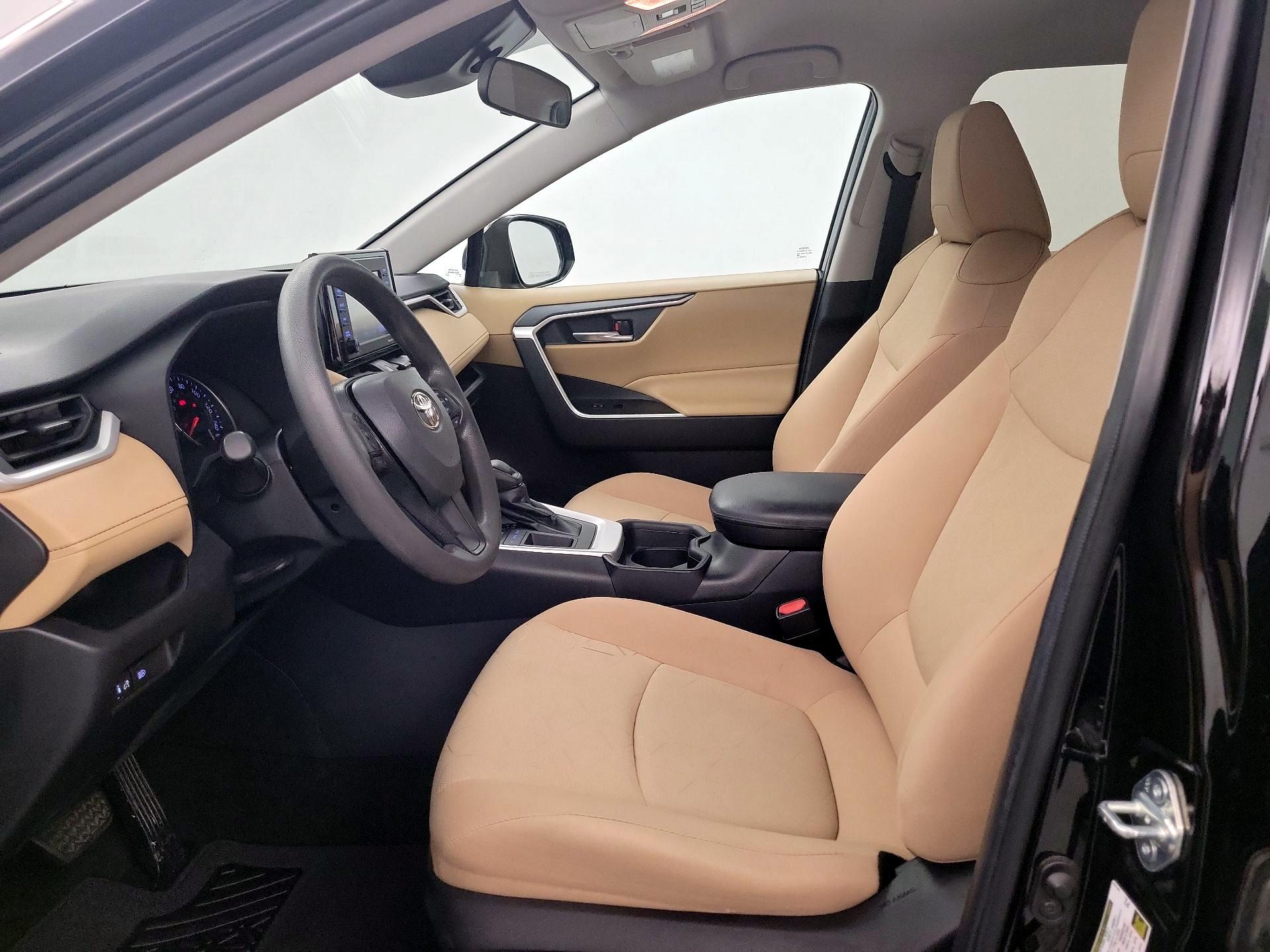 Thumbnail: 2021 Toyota RAV4 - 11