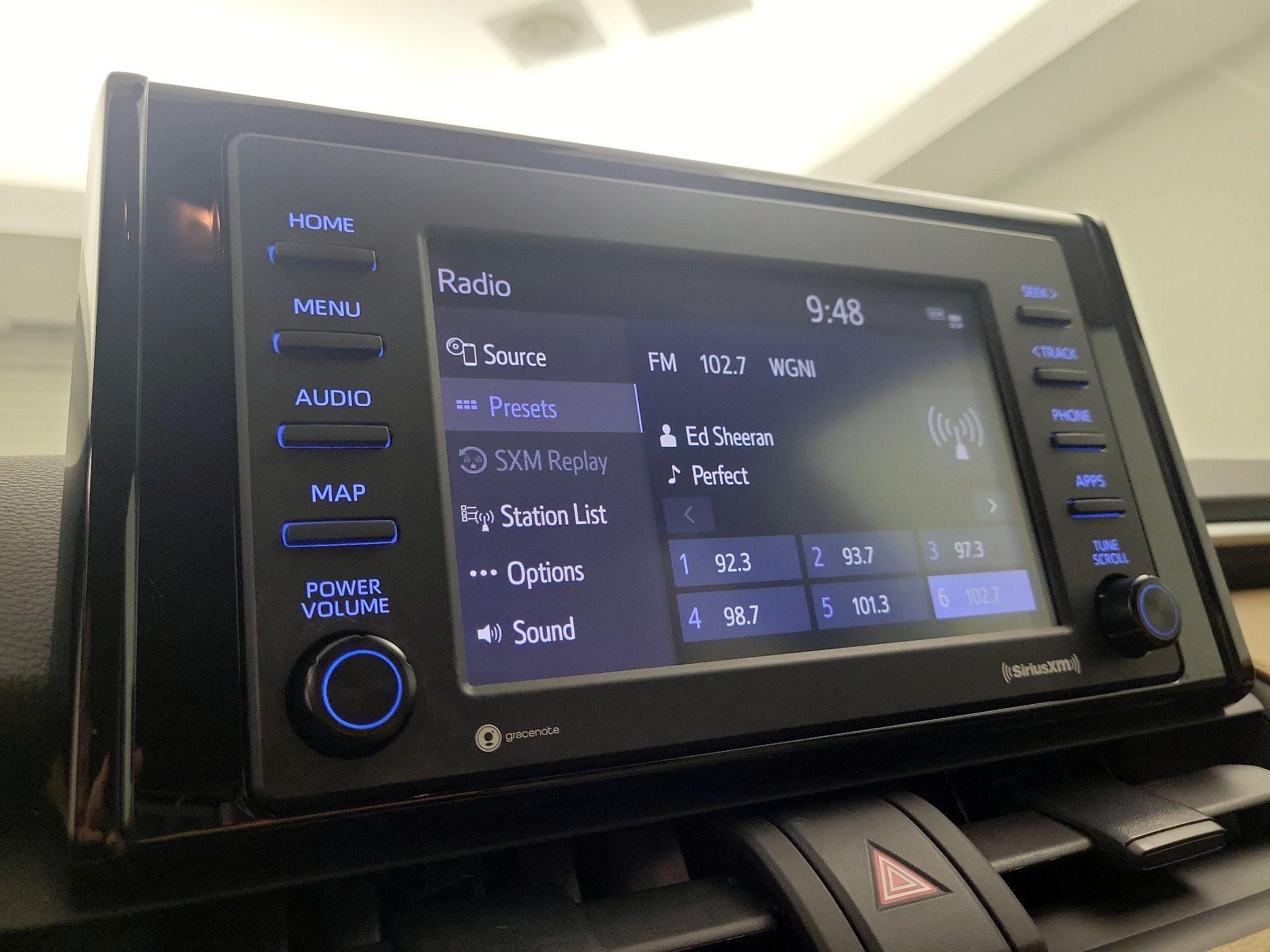 Thumbnail: 2021 Toyota RAV4 - 15