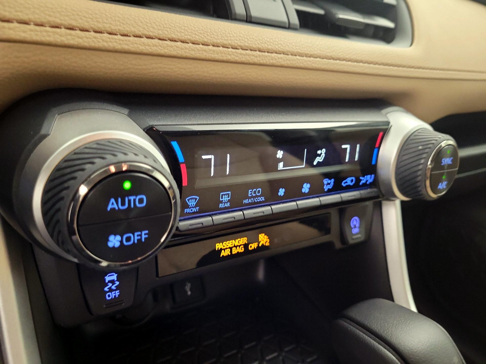 Thumbnail: 2021 Toyota RAV4 - 16