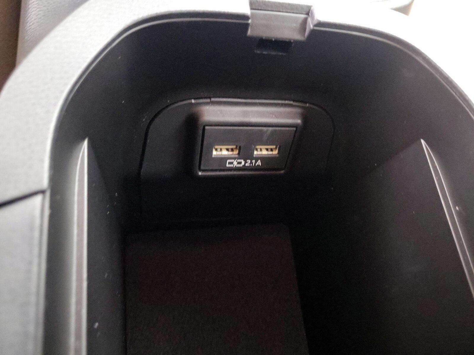 2021 Toyota RAV4 XLE - Photo 19