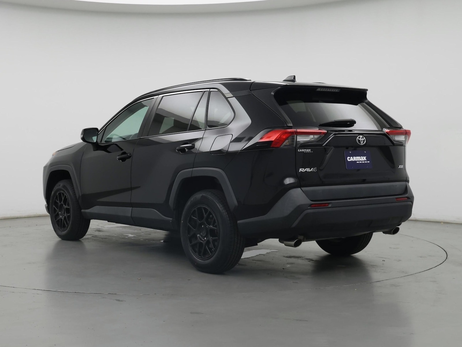 2021 Toyota RAV4 XLE - Photo 3
