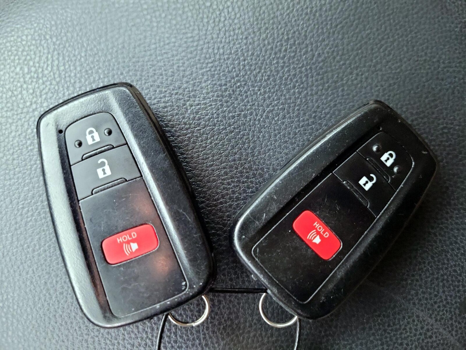 2021 Toyota RAV4 XLE - Photo 23