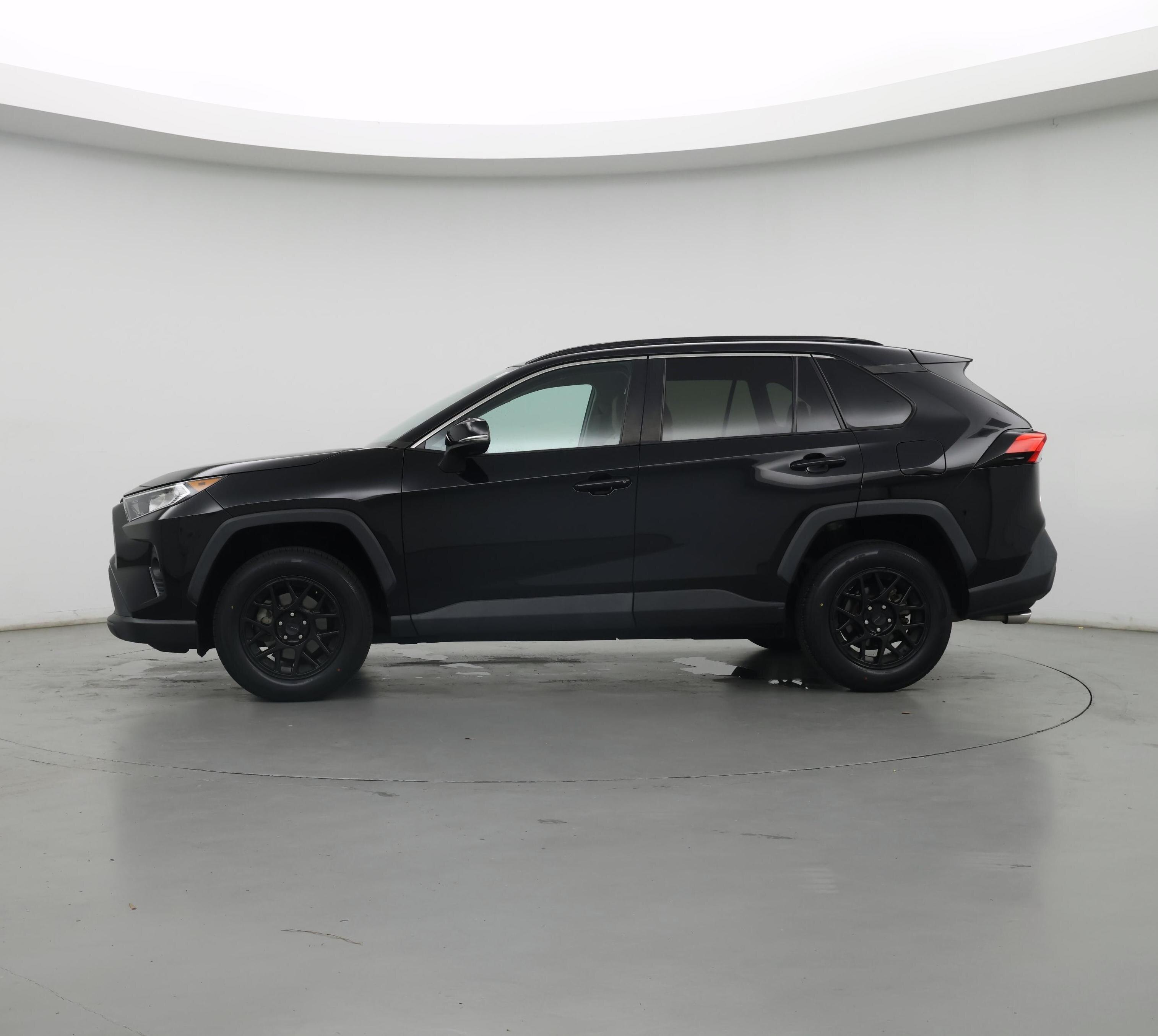 Thumbnail: 2021 Toyota RAV4 - 3