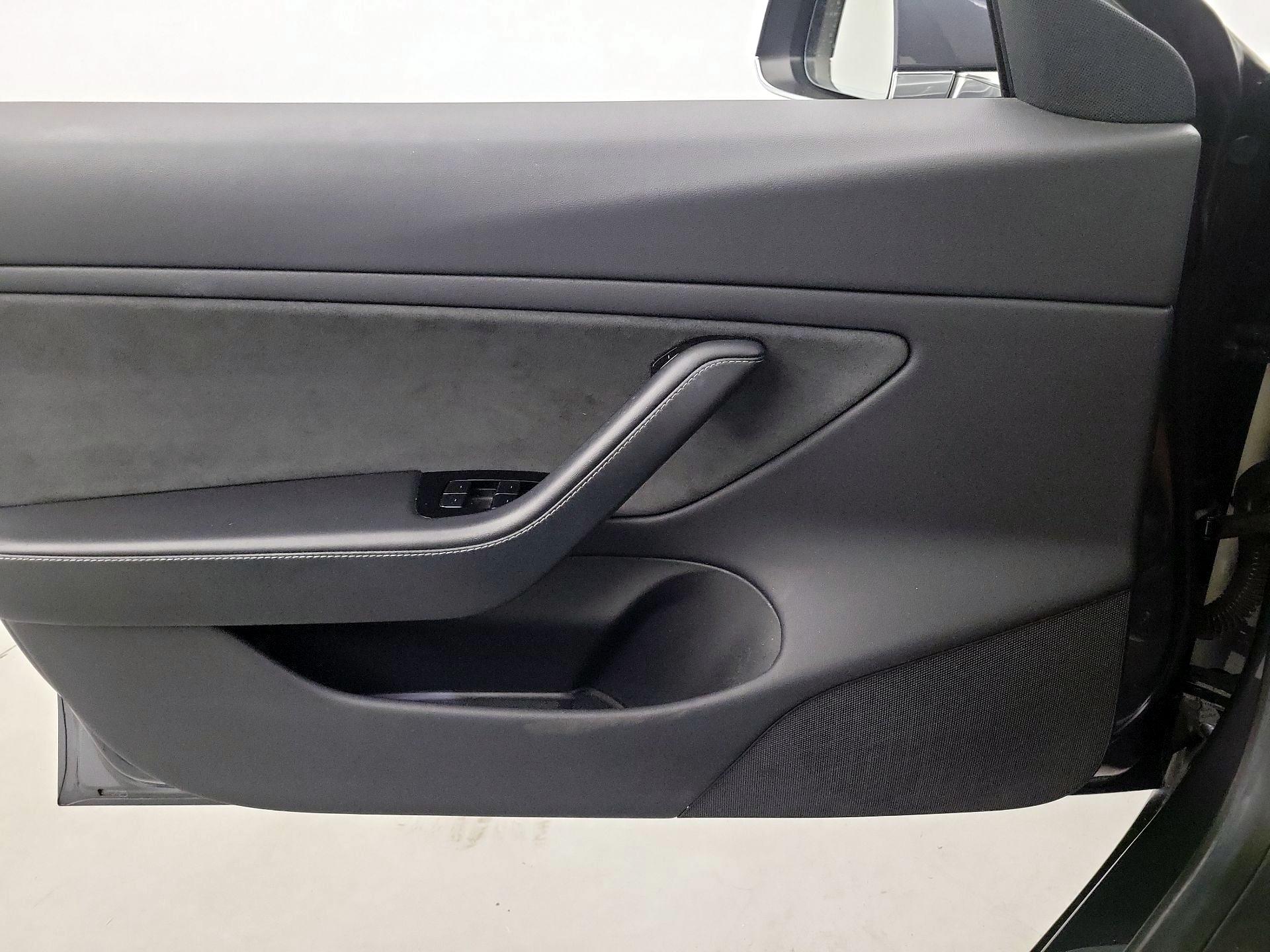 Thumbnail: 2019 Tesla Model 3 - 10