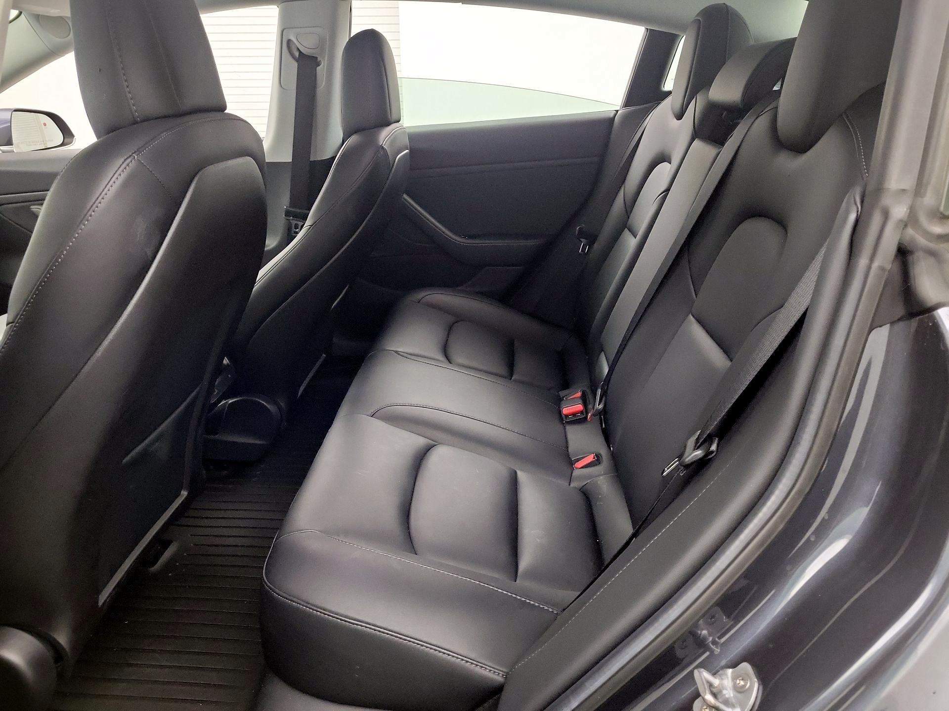 Thumbnail: 2019 Tesla Model 3 - 17