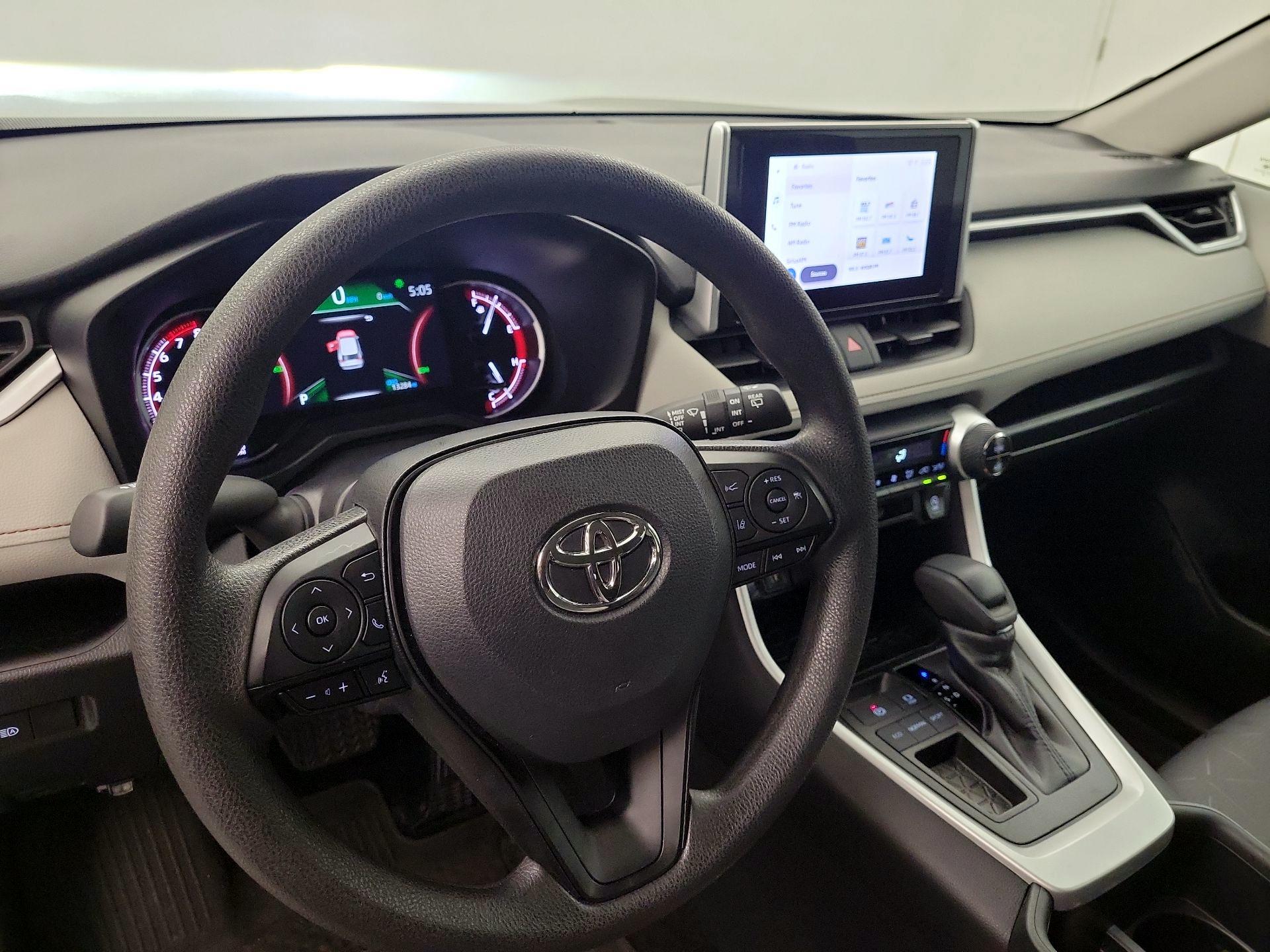 Thumbnail: 2025 Toyota RAV4 - 9