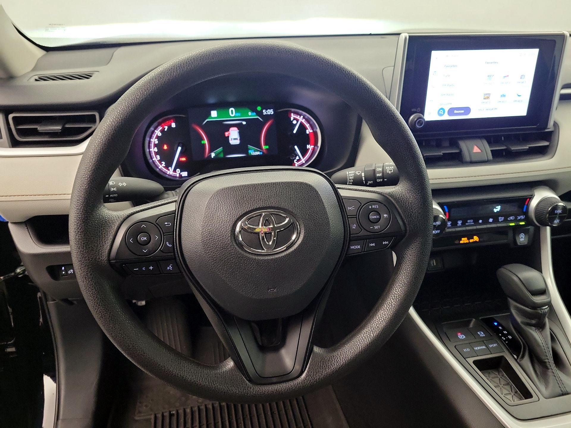 Thumbnail: 2025 Toyota RAV4 - 10
