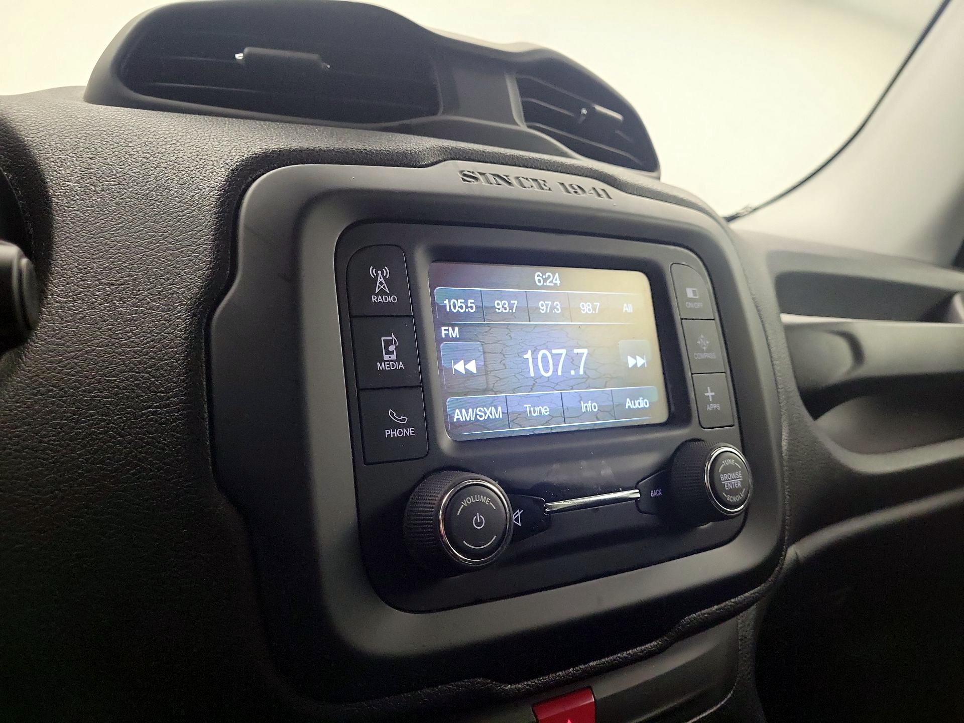 Thumbnail: 2017 Jeep Renegade - 15