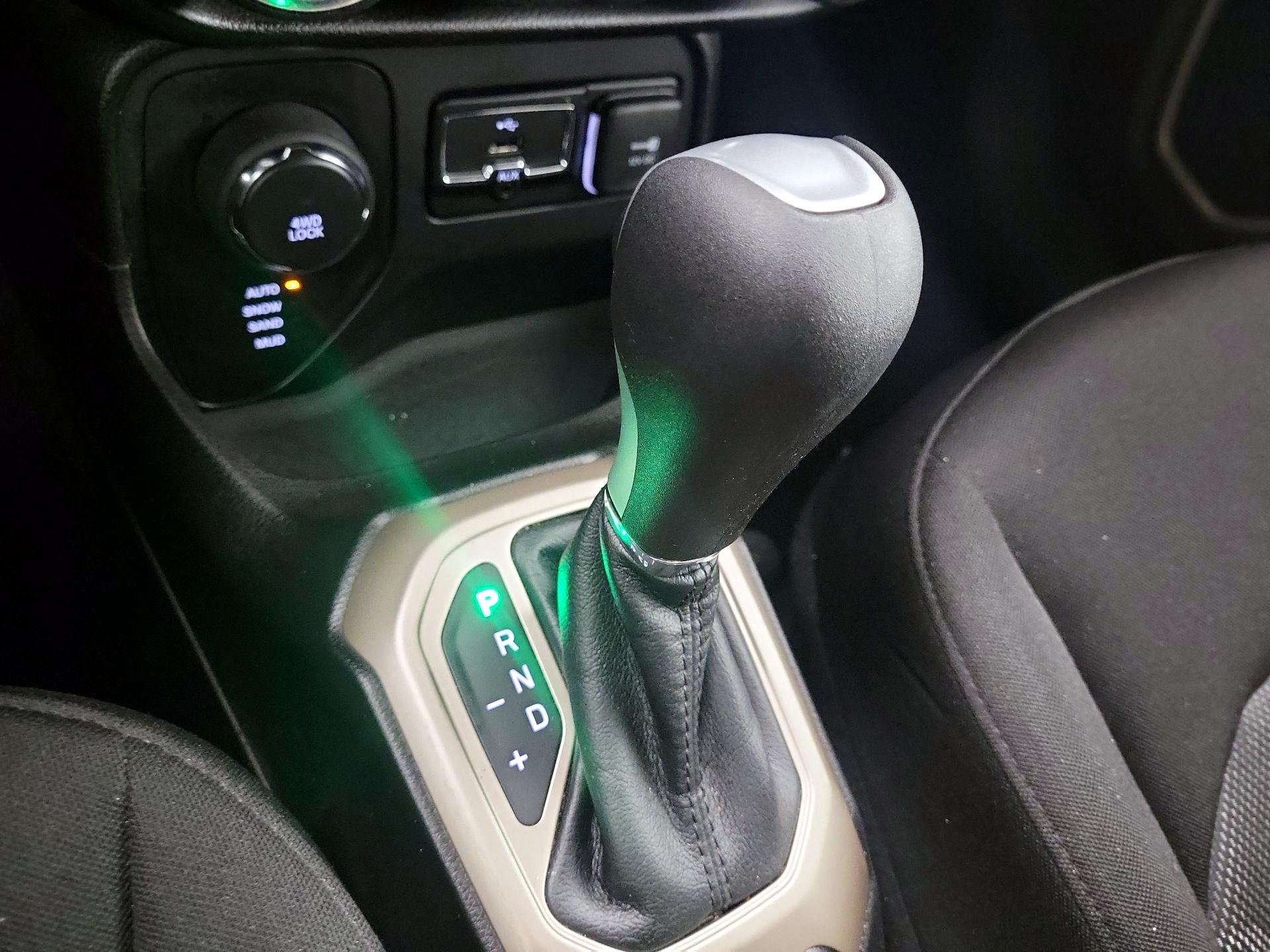 Thumbnail: 2017 Jeep Renegade - 17