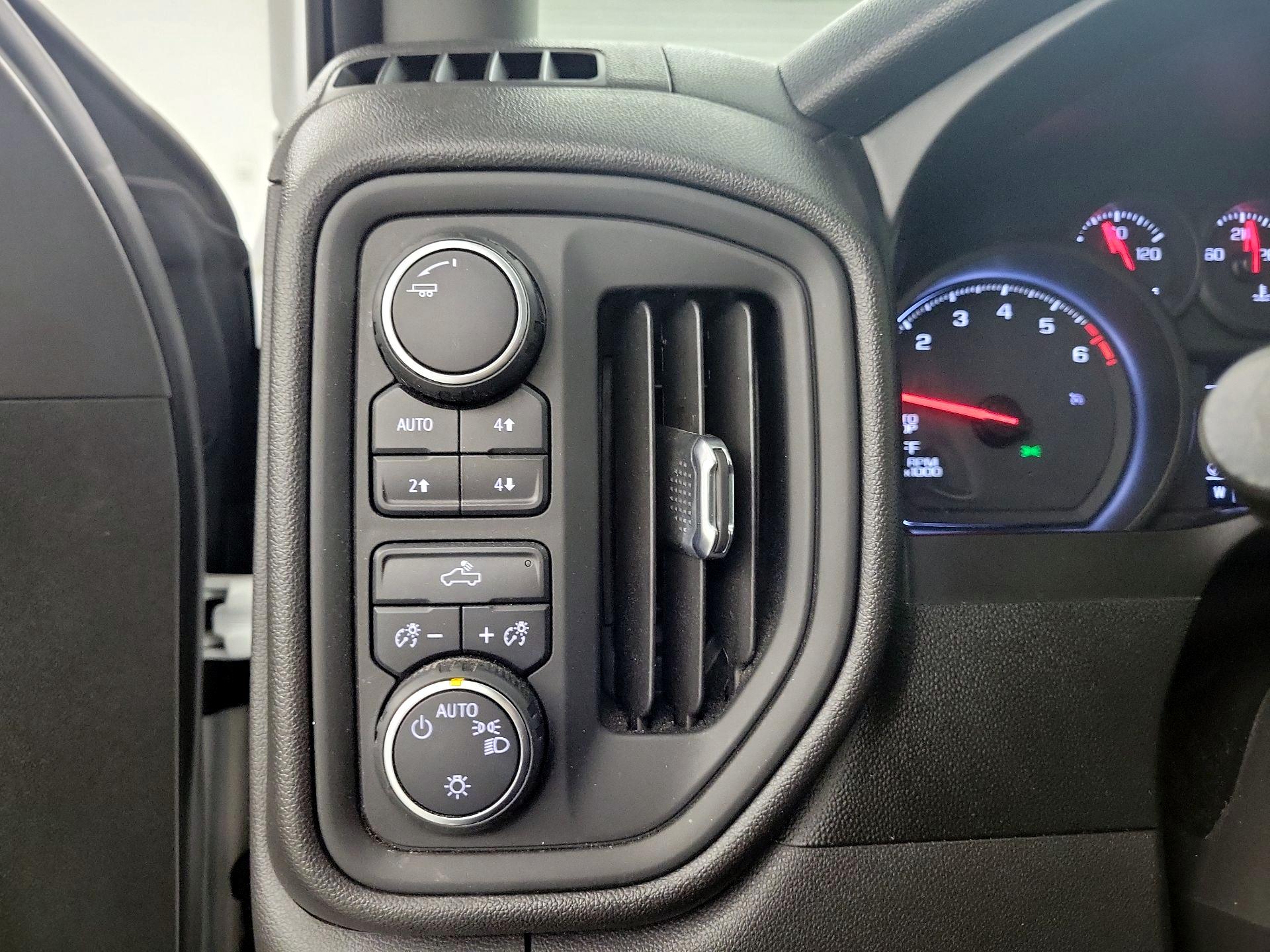 Thumbnail: 2021 Chevrolet Silverado 1500 - 13