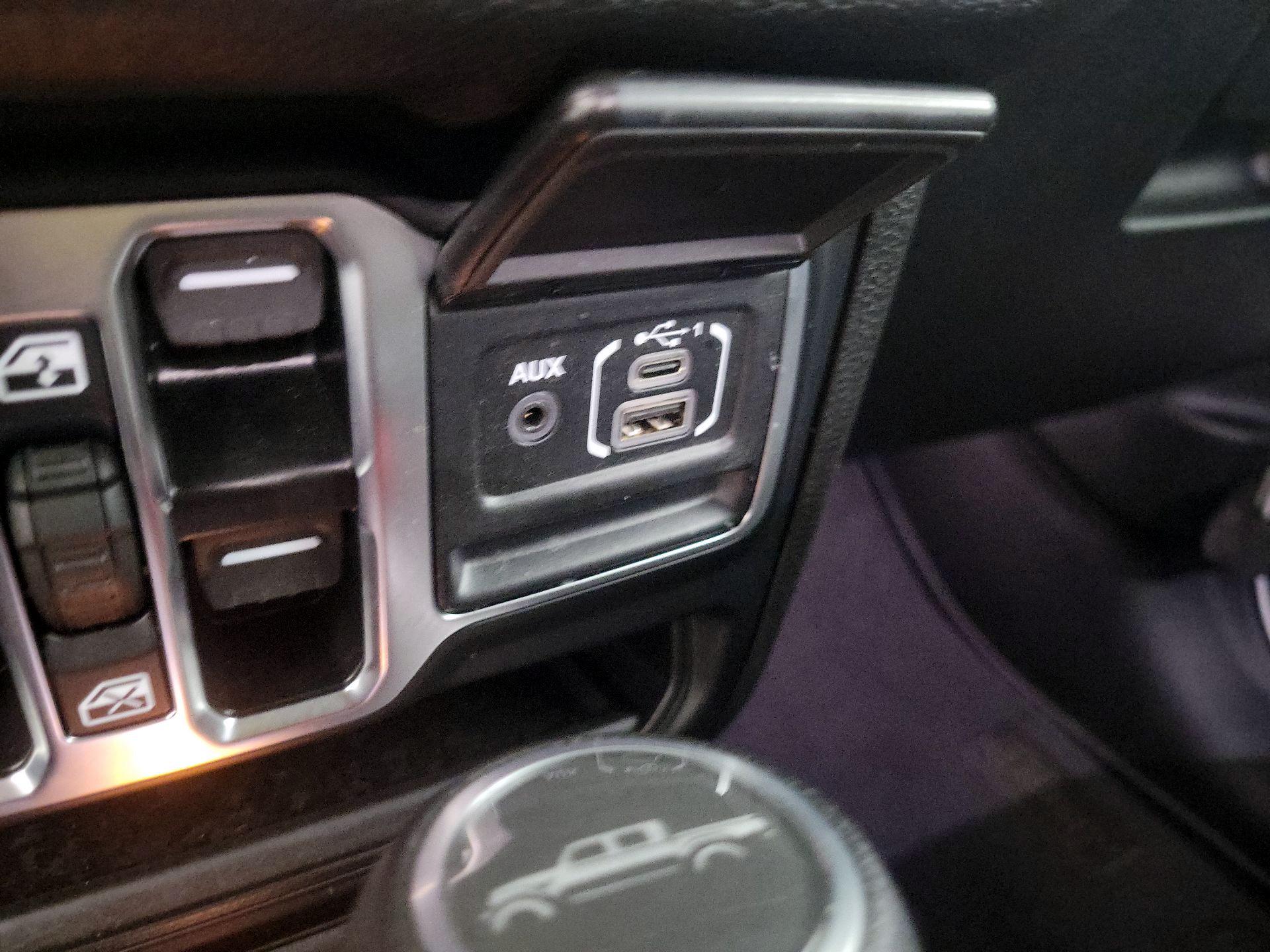 Thumbnail: 2025 Jeep Gladiator - 16
