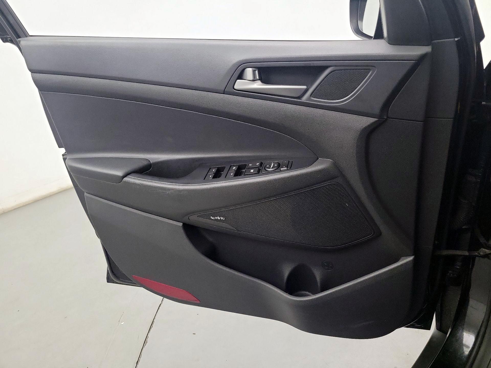Thumbnail: 2018 Hyundai Tucson - 10