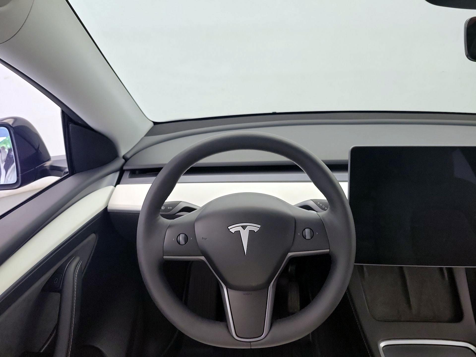 Thumbnail: 2024 Tesla Model Y - 10