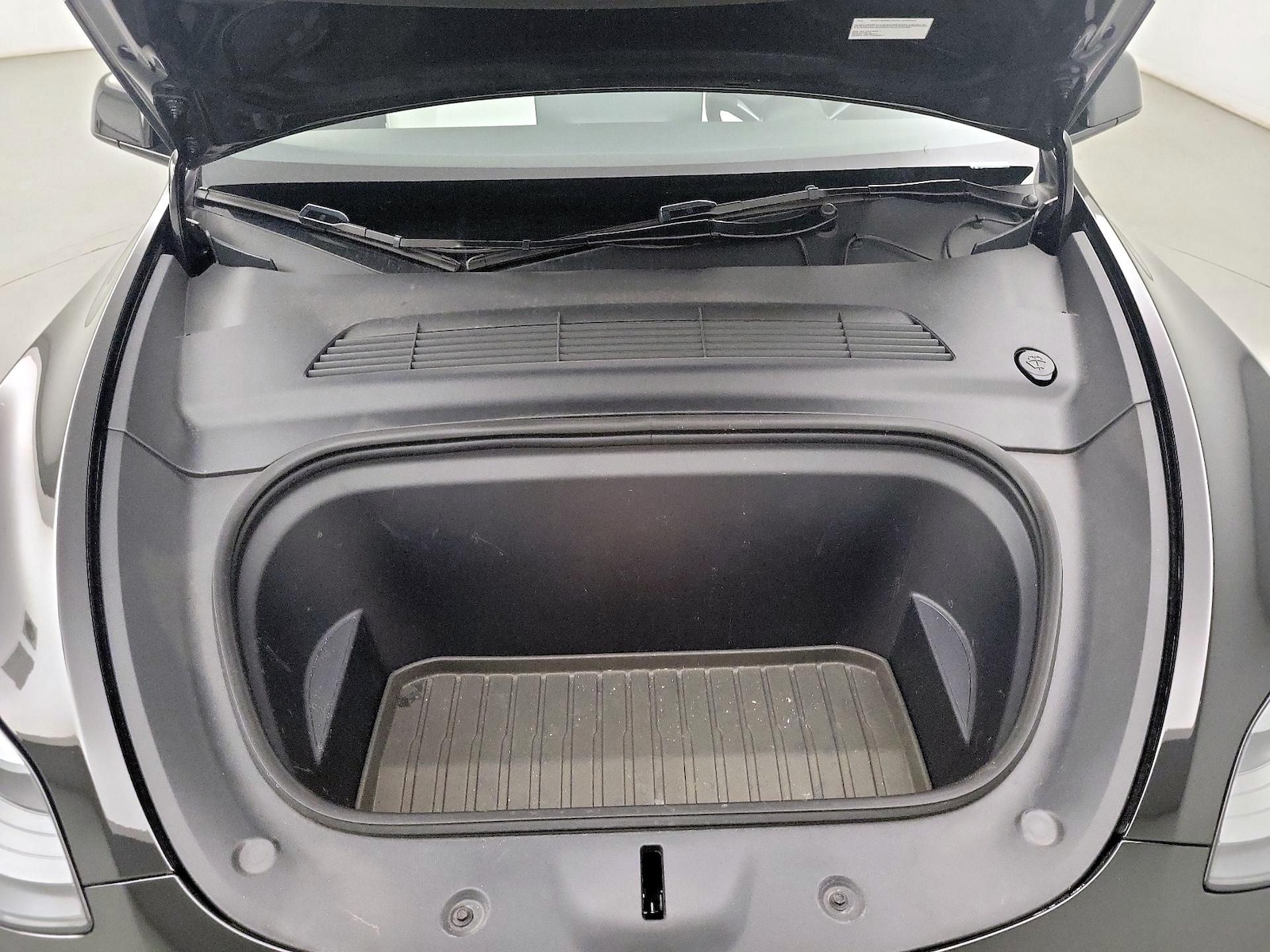2024 Tesla Model Y Long Range - Photo 23