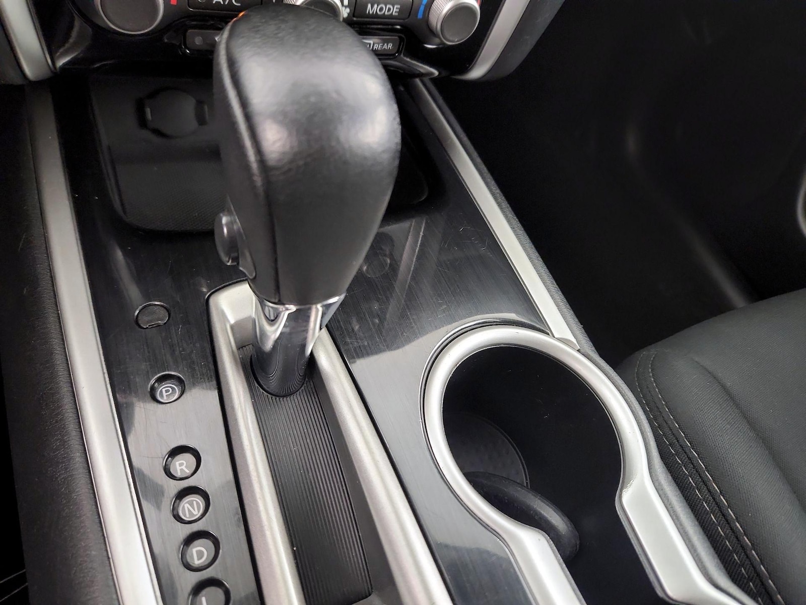 2018 Nissan Pathfinder SV - Photo 15