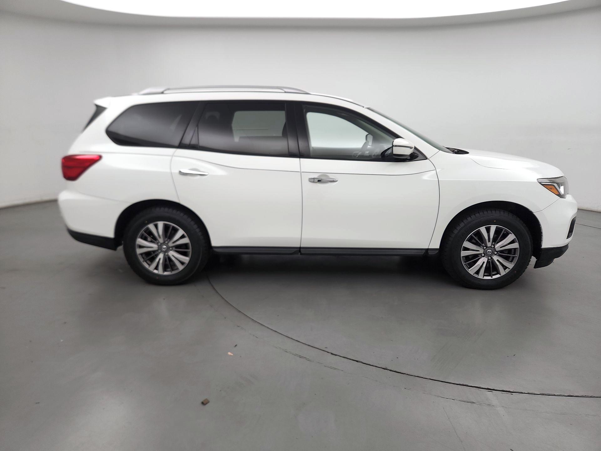 Thumbnail: 2018 Nissan Pathfinder - 4