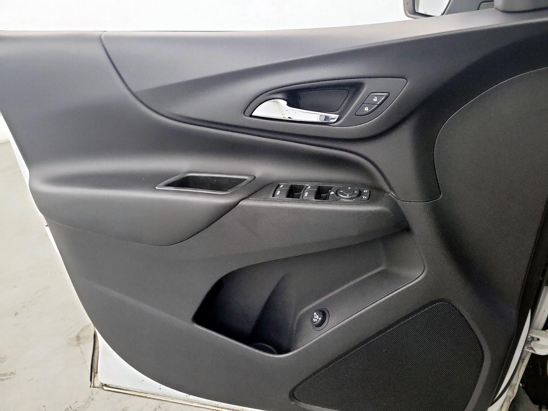 Thumbnail: 2021 Chevrolet Equinox - 10