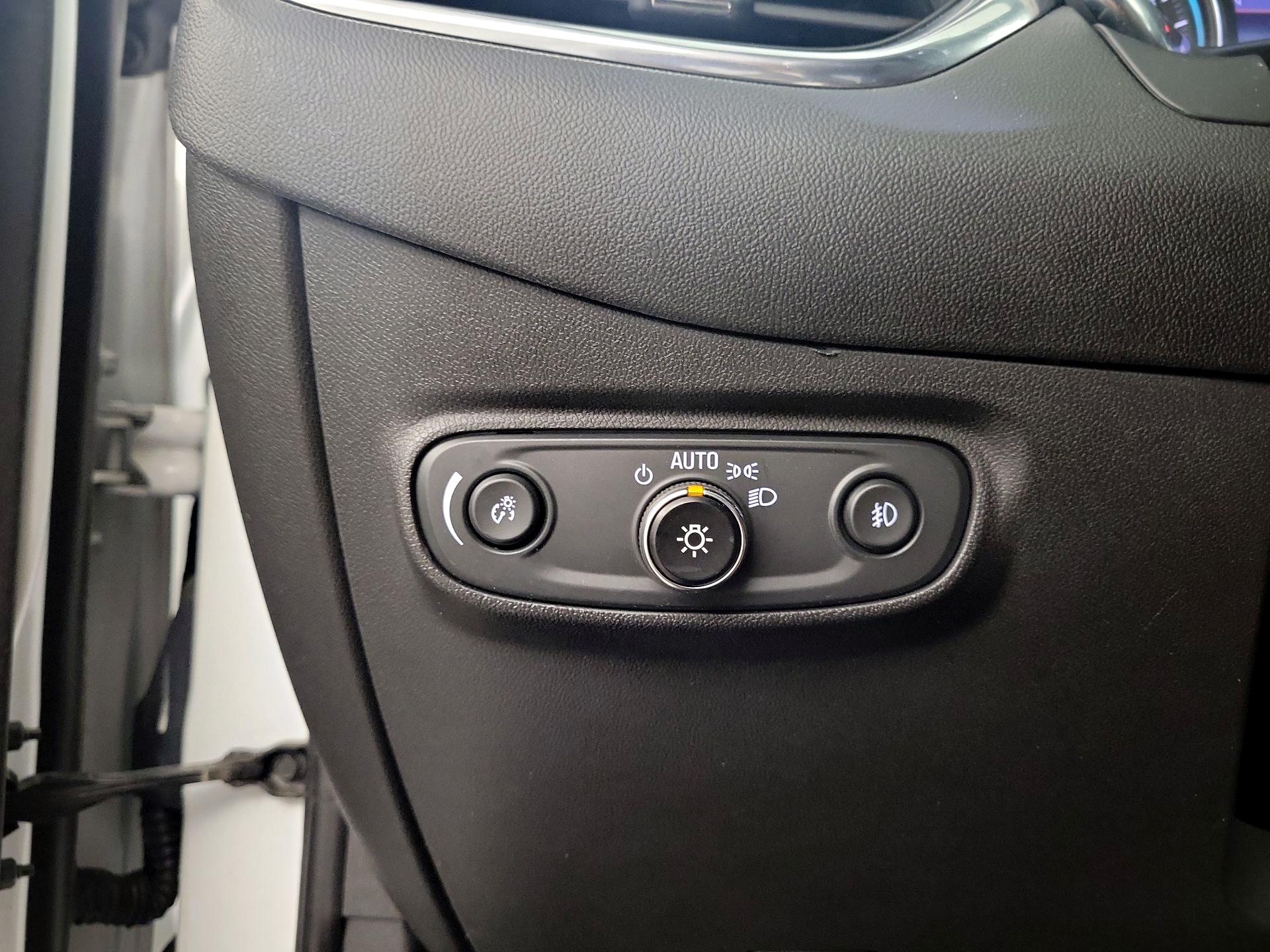 Thumbnail: 2021 Chevrolet Equinox - 11
