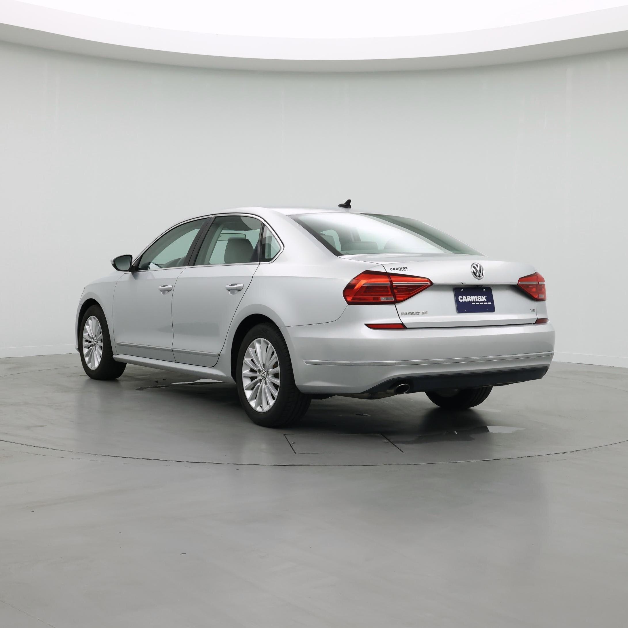 Thumbnail: 2016 Volkswagen Passat - 2