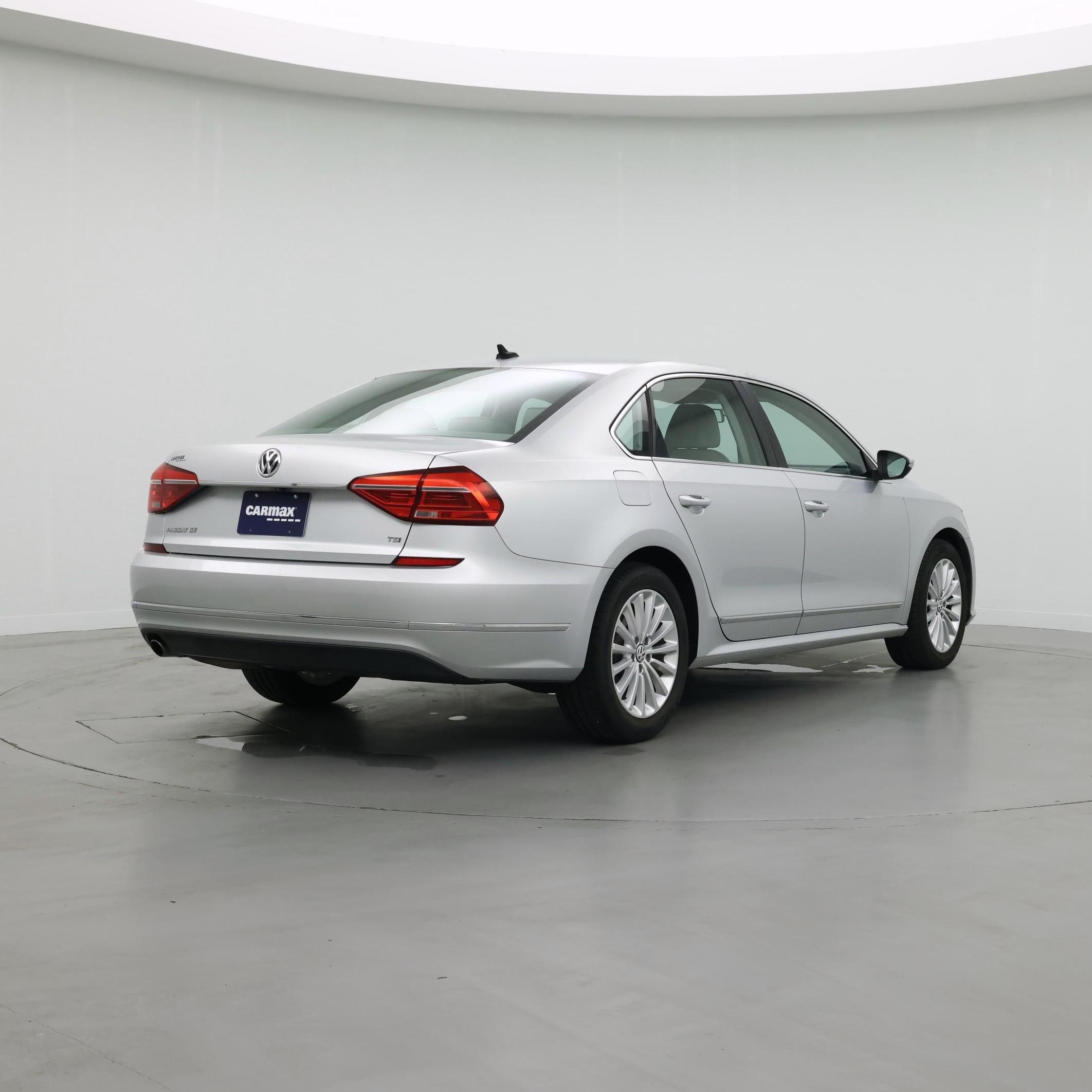 Thumbnail: 2016 Volkswagen Passat - 8