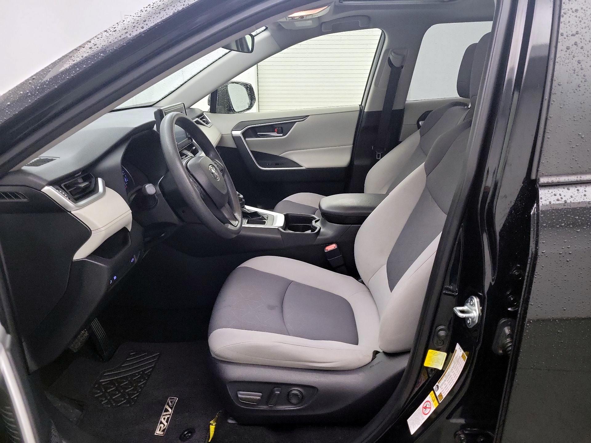 Thumbnail: 2019 Toyota RAV4 - 11