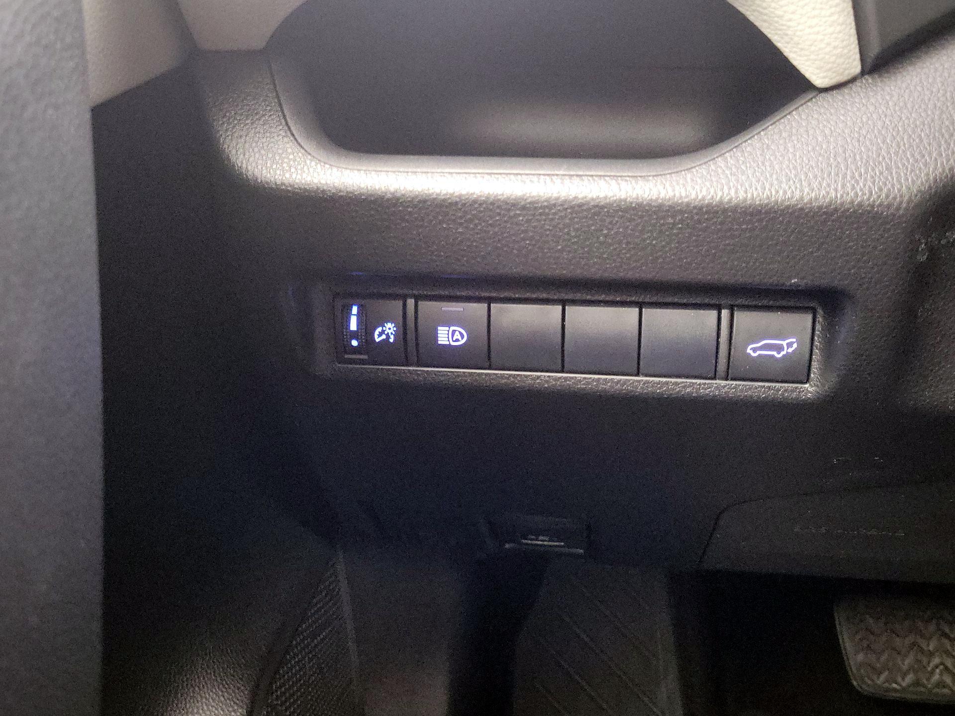Thumbnail: 2019 Toyota RAV4 - 13