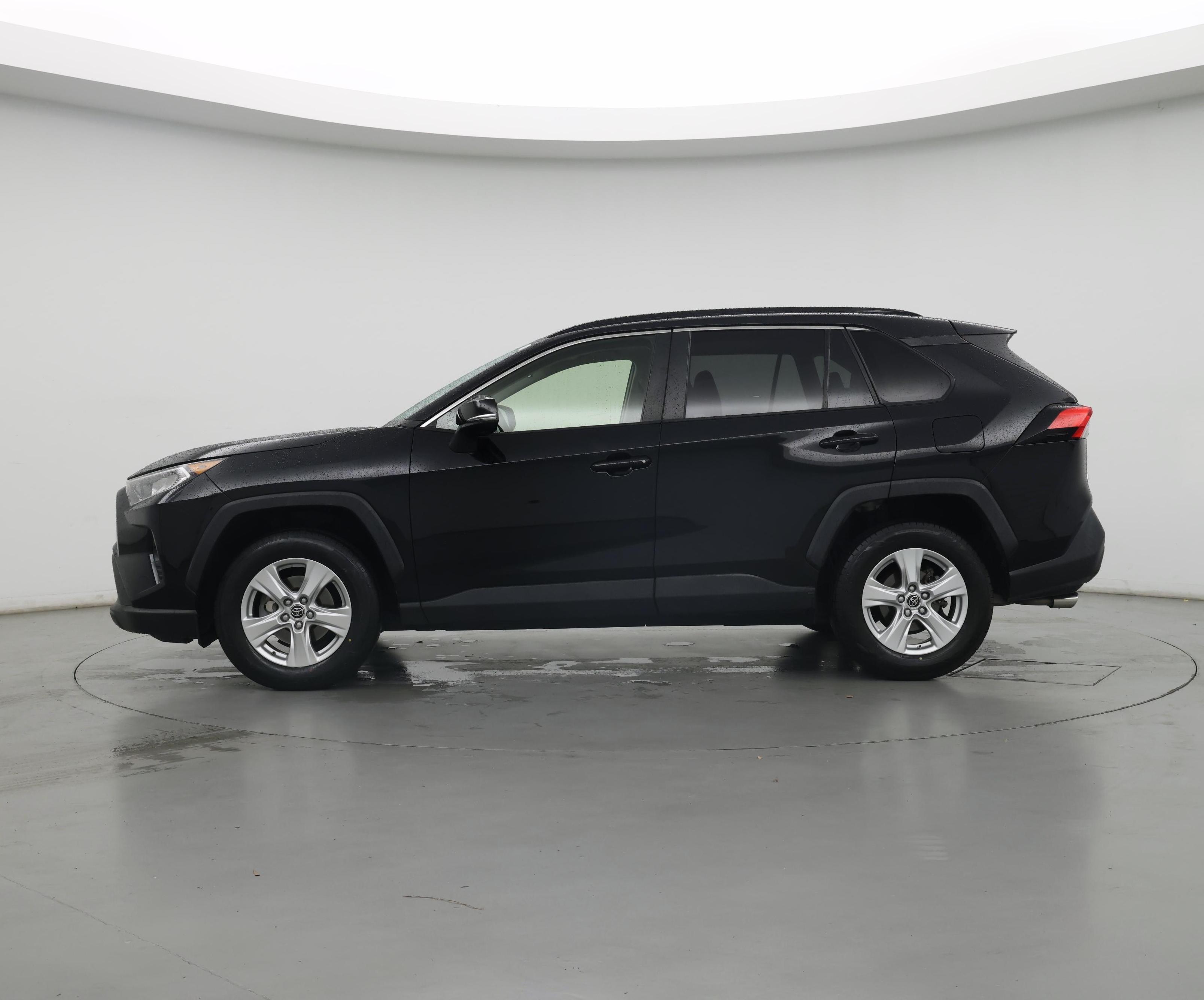 Thumbnail: 2019 Toyota RAV4 - 3