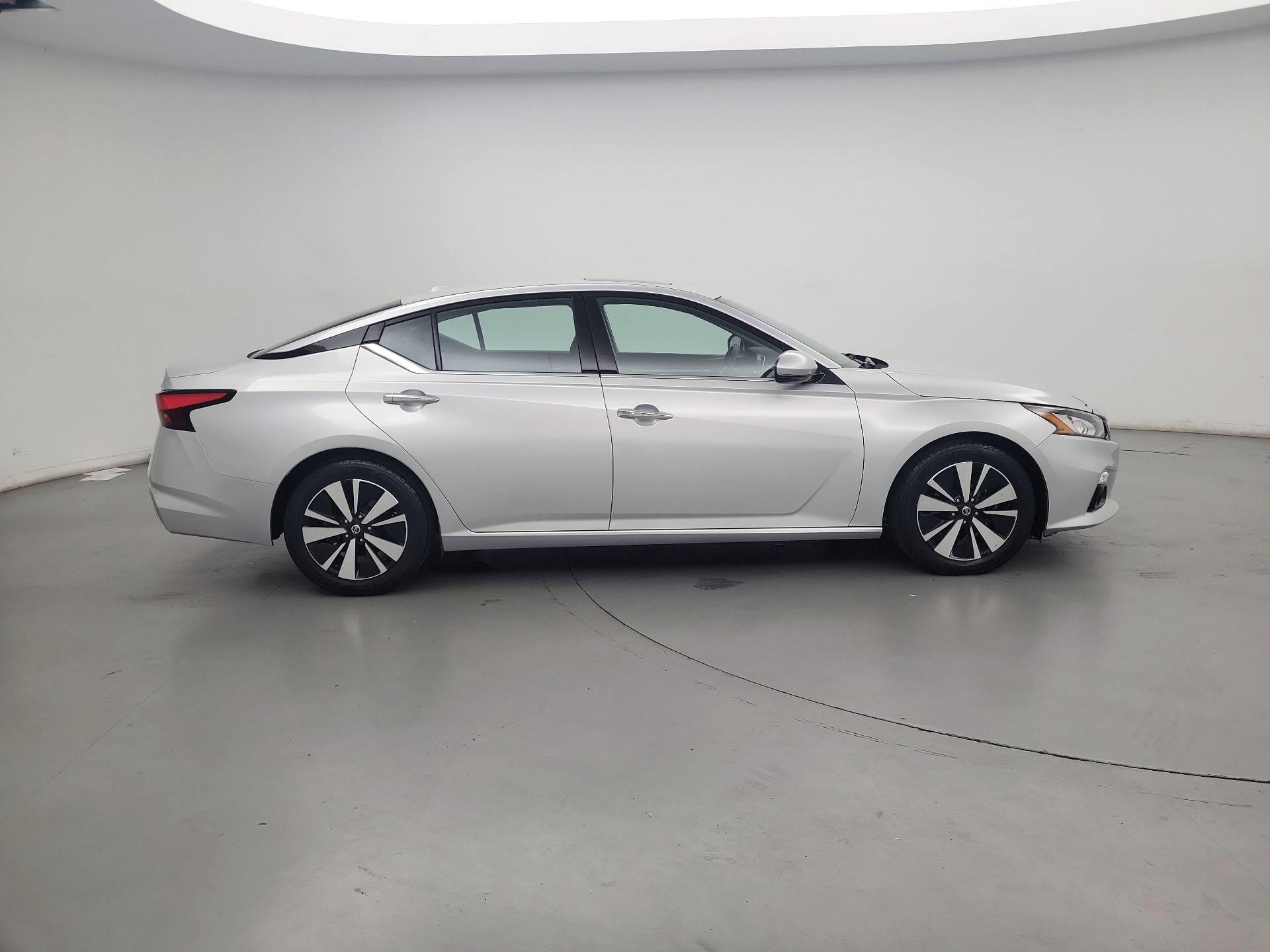Thumbnail: 2019 Nissan Altima - 4