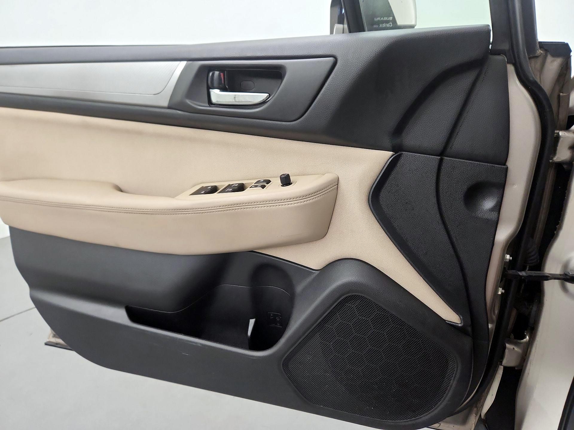 Thumbnail: 2015 Subaru Outback - 12