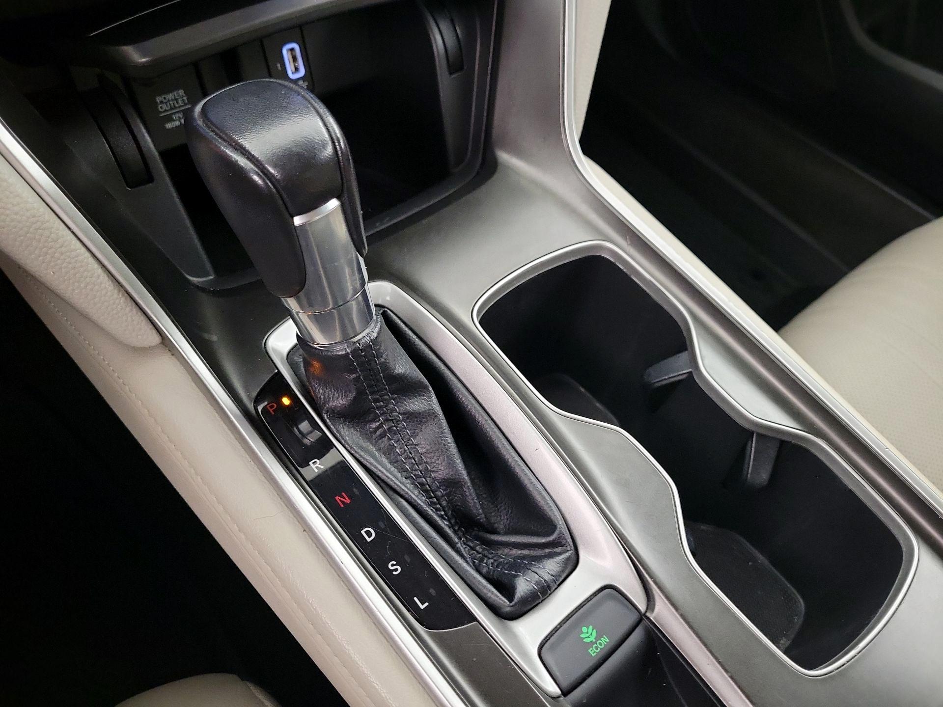 Thumbnail: 2018 Honda Accord - 15