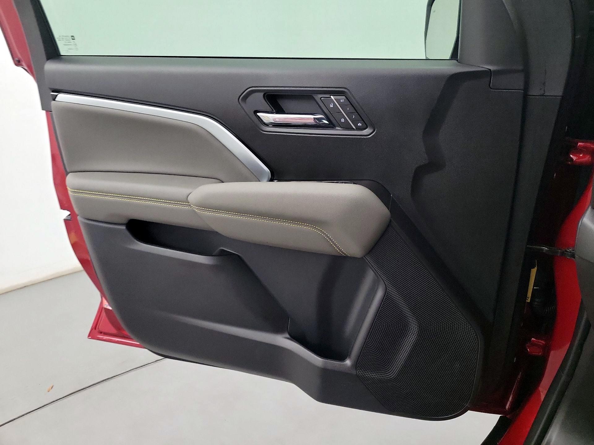Thumbnail: 2026 Chevrolet Colorado - 12