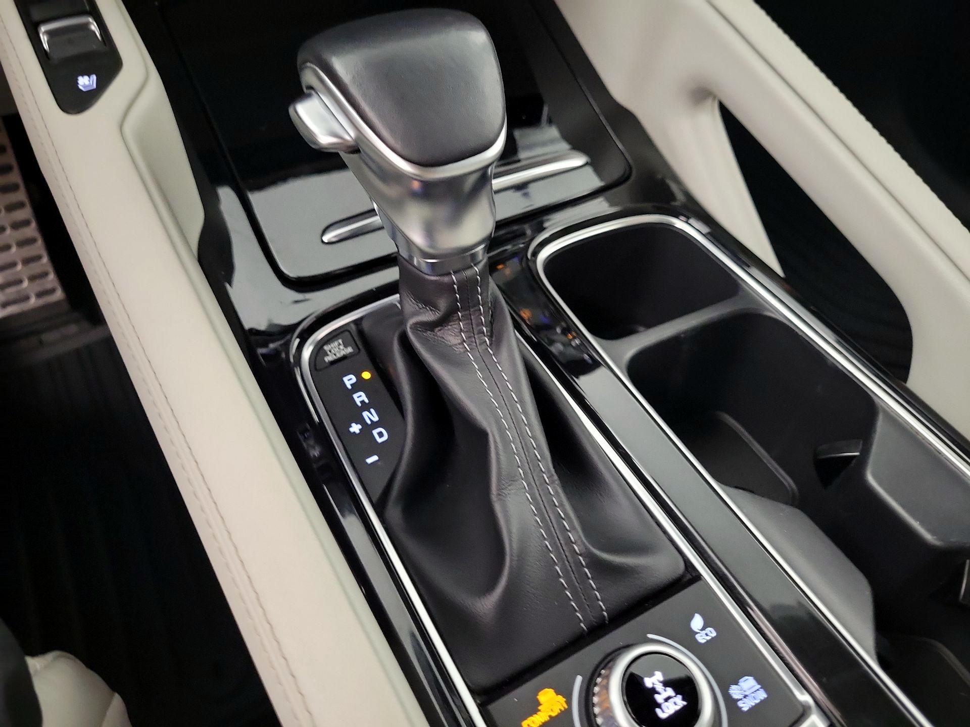 Thumbnail: 2021 Kia Telluride - 16