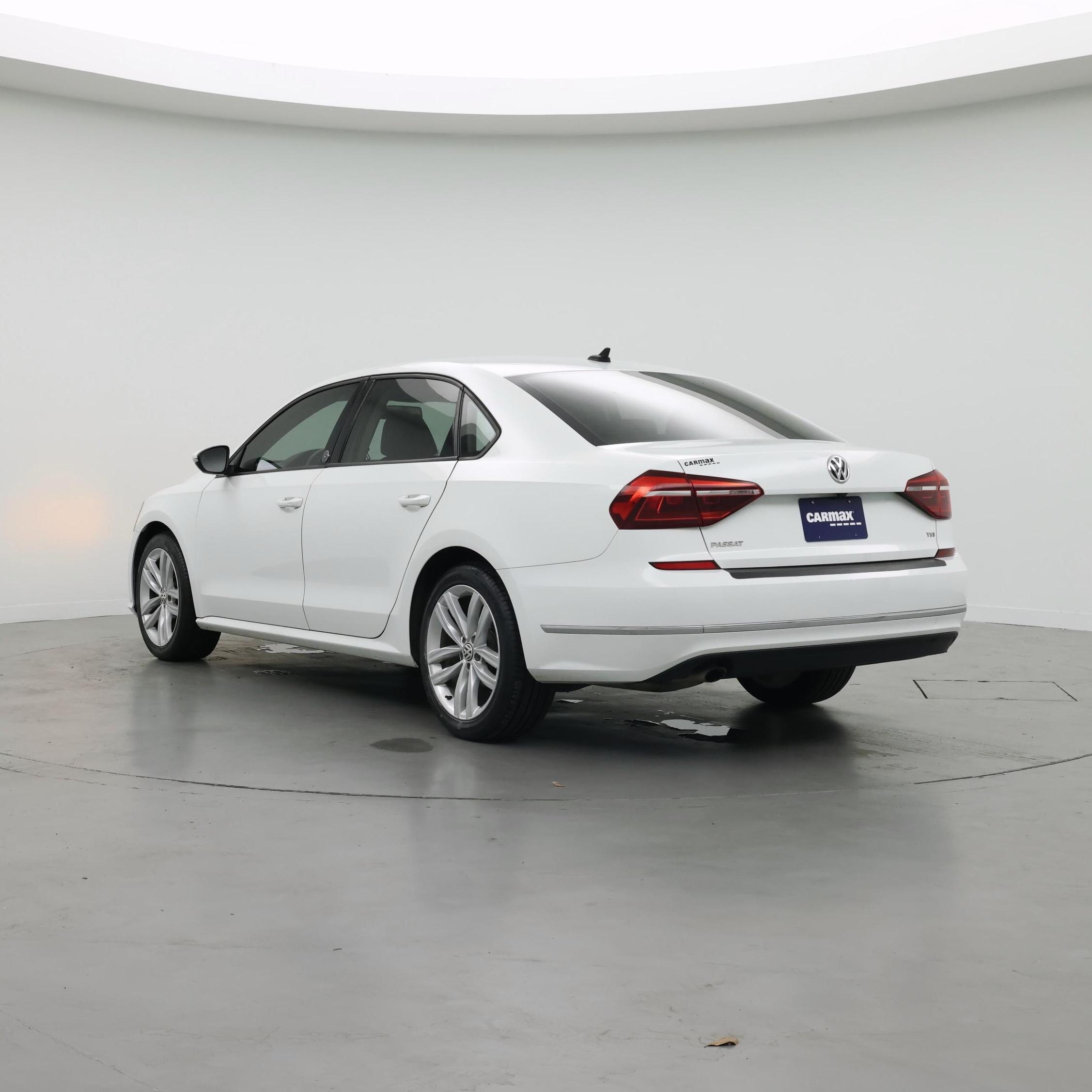 Thumbnail: 2019 Volkswagen Passat - 2
