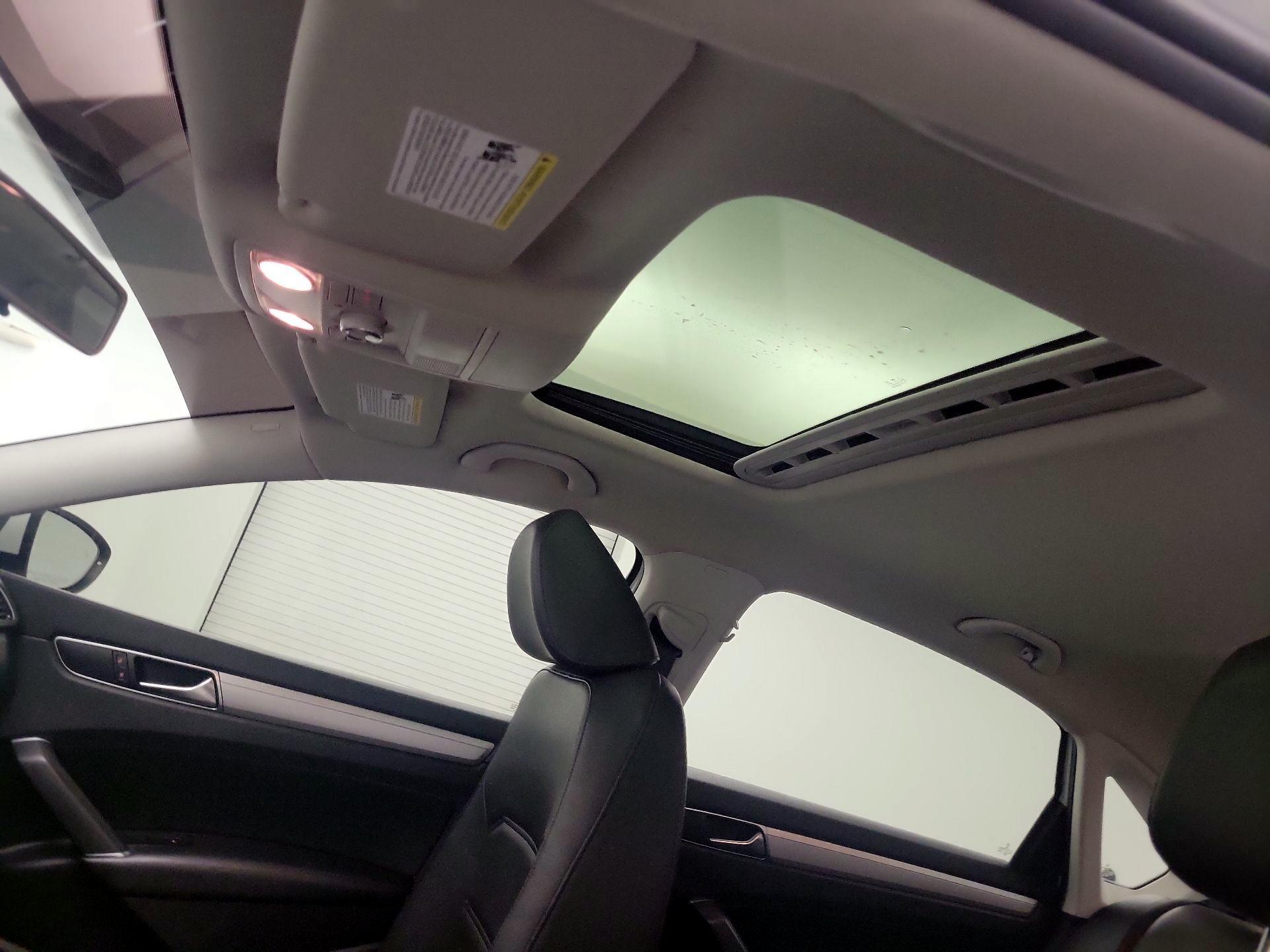 Thumbnail: 2019 Volkswagen Passat - 19