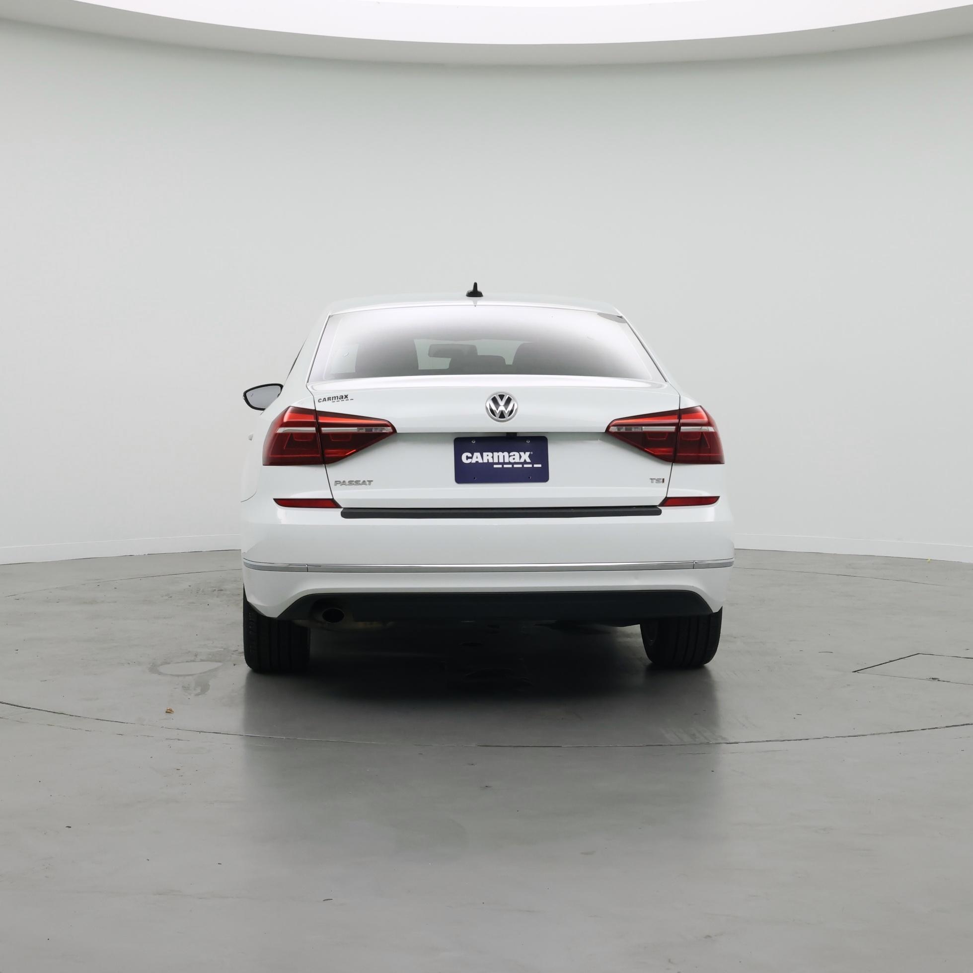 Thumbnail: 2019 Volkswagen Passat - 6