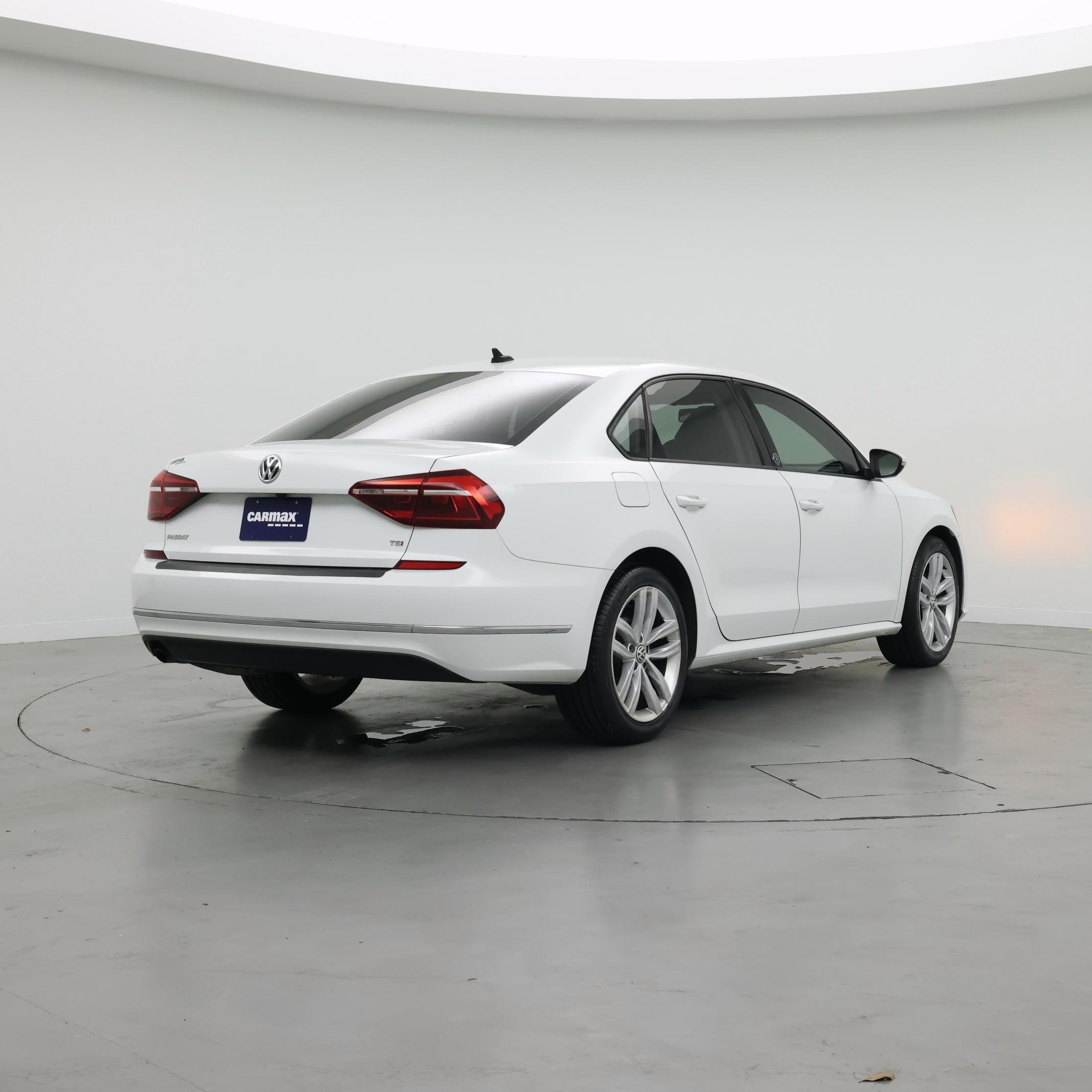 Thumbnail: 2019 Volkswagen Passat - 8