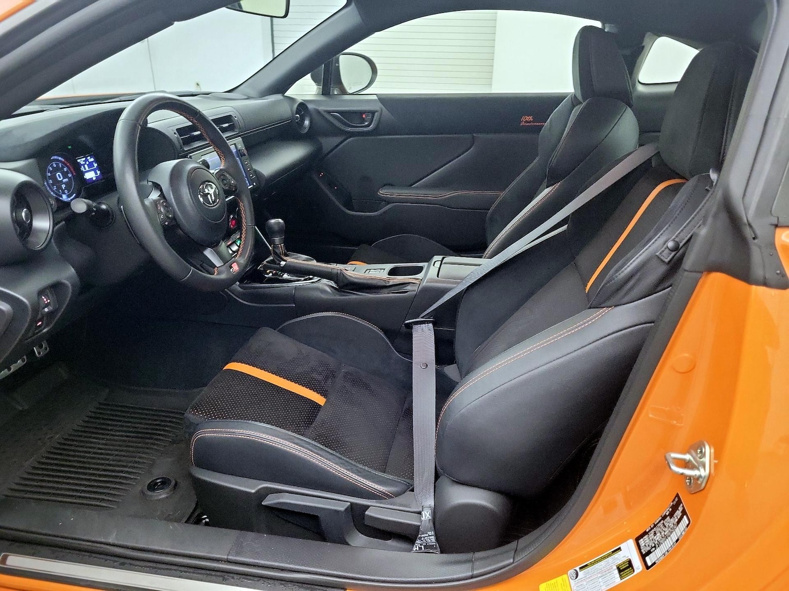 2023 Toyota GR86 10th Anniversary Edition - Photo 10