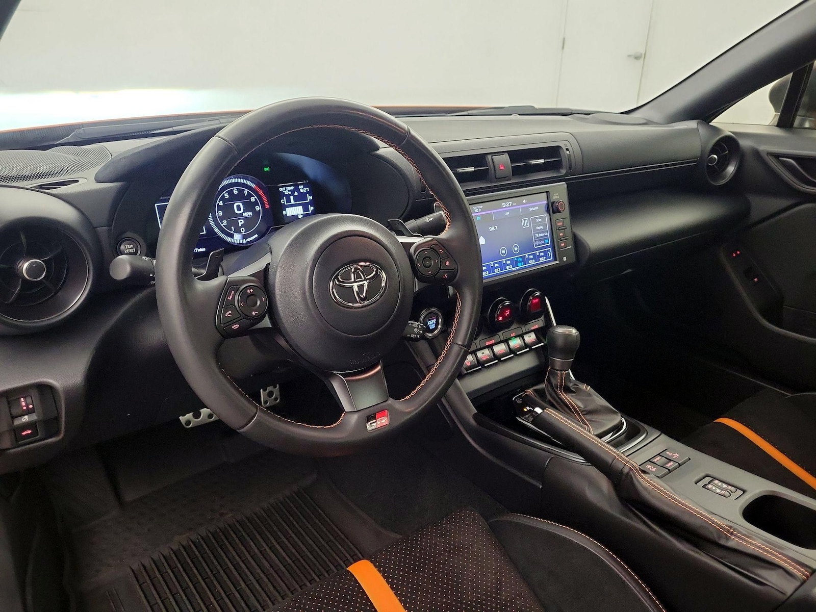 2023 Toyota GR86 10th Anniversary Edition - Photo 8