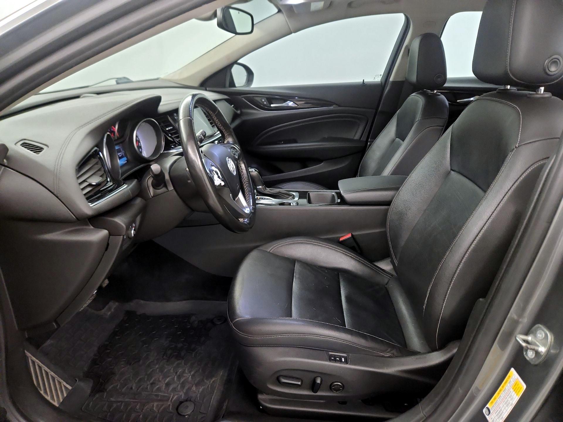Thumbnail: 2018 Buick Regal - 11