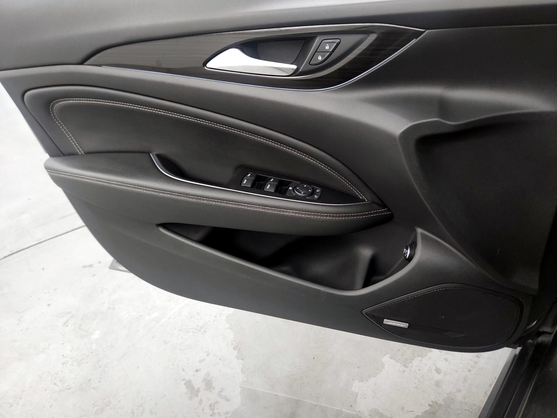 Thumbnail: 2018 Buick Regal - 12