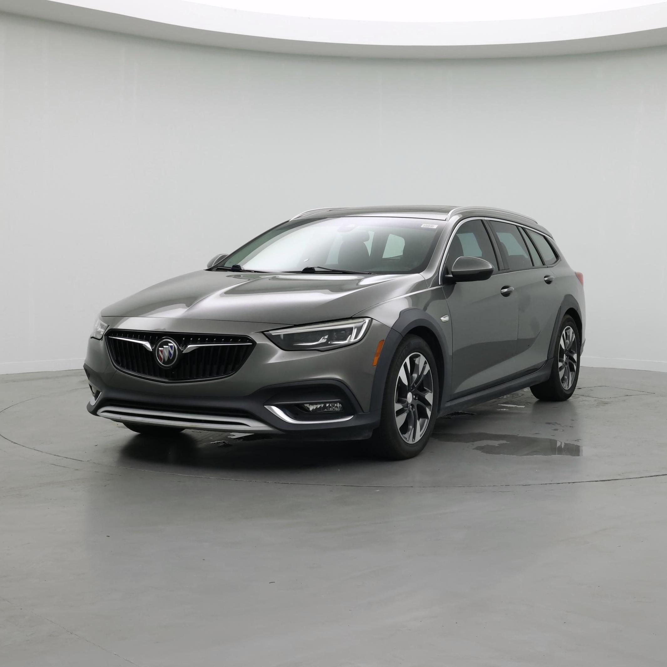 Thumbnail: 2018 Buick Regal - 4