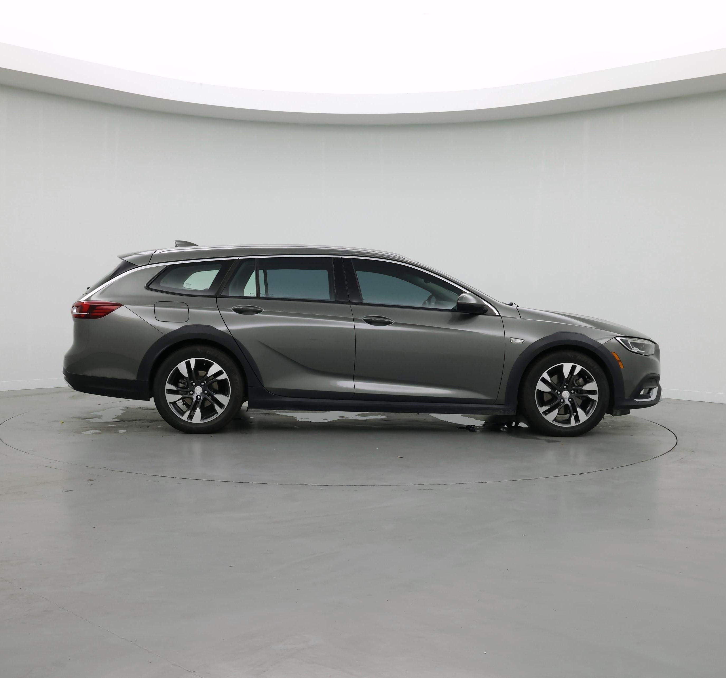 Thumbnail: 2018 Buick Regal - 7