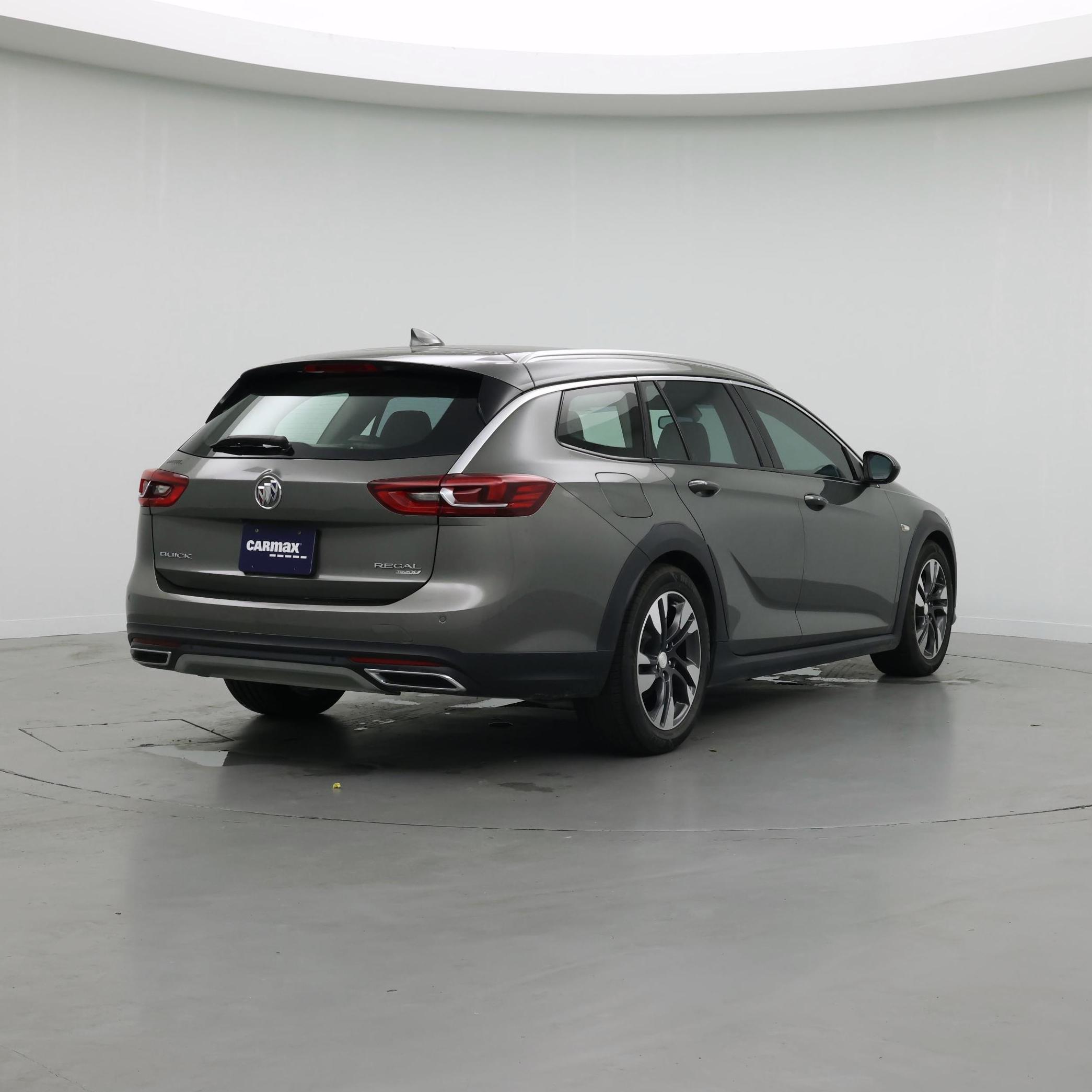Thumbnail: 2018 Buick Regal - 8