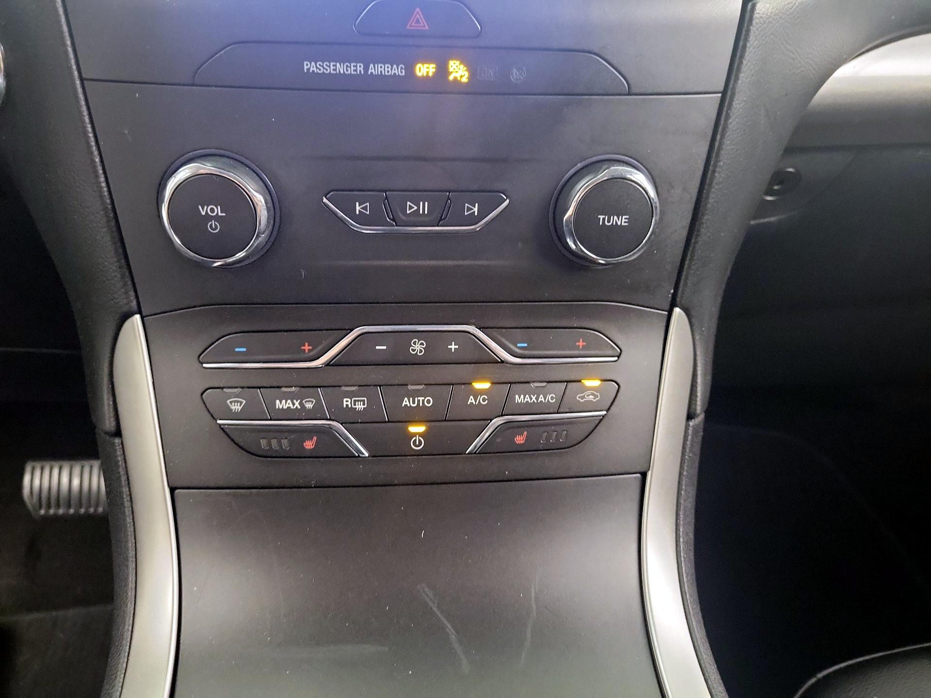 Thumbnail: 2020 Ford Edge - 14