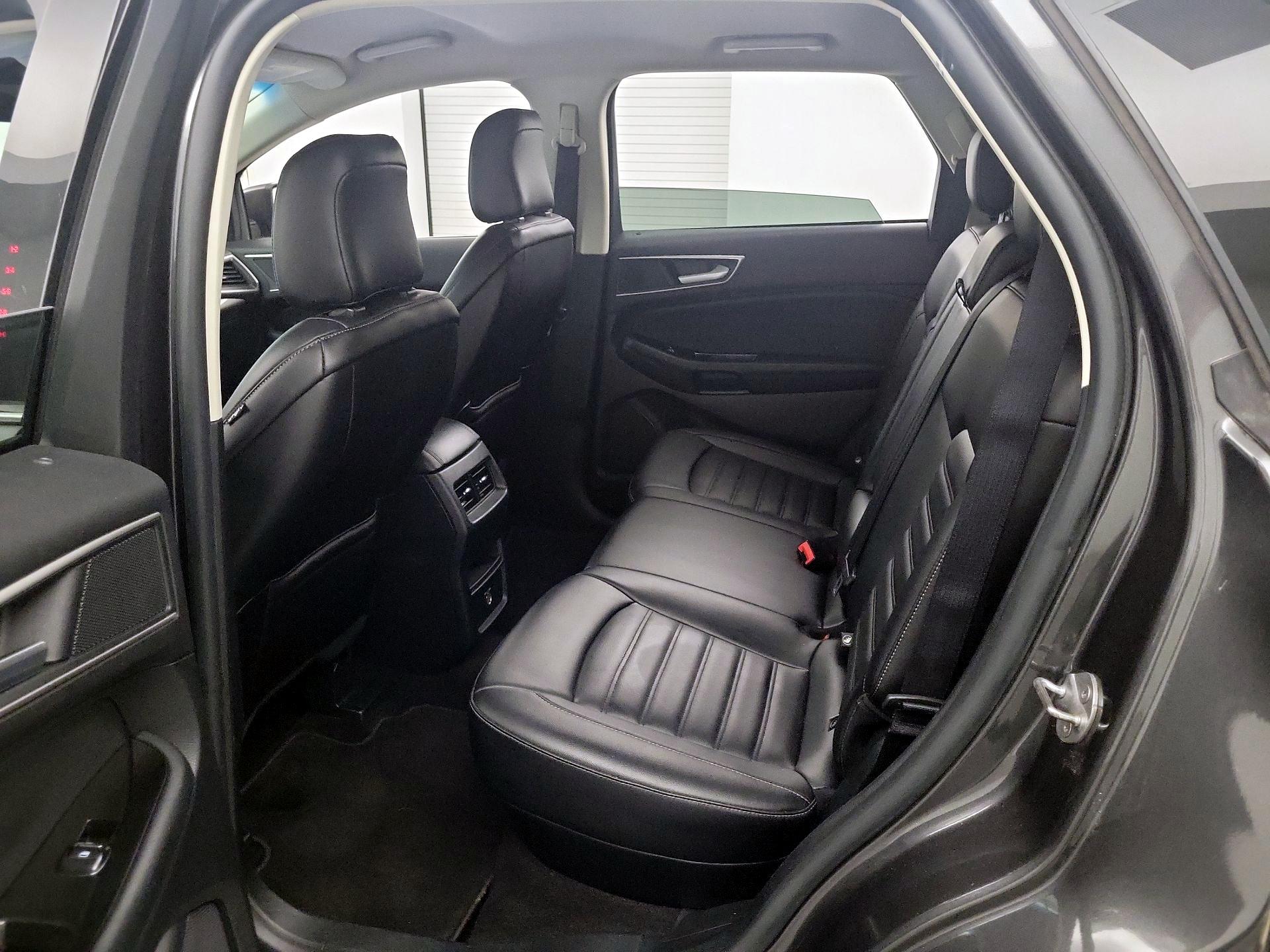 Thumbnail: 2020 Ford Edge - 17