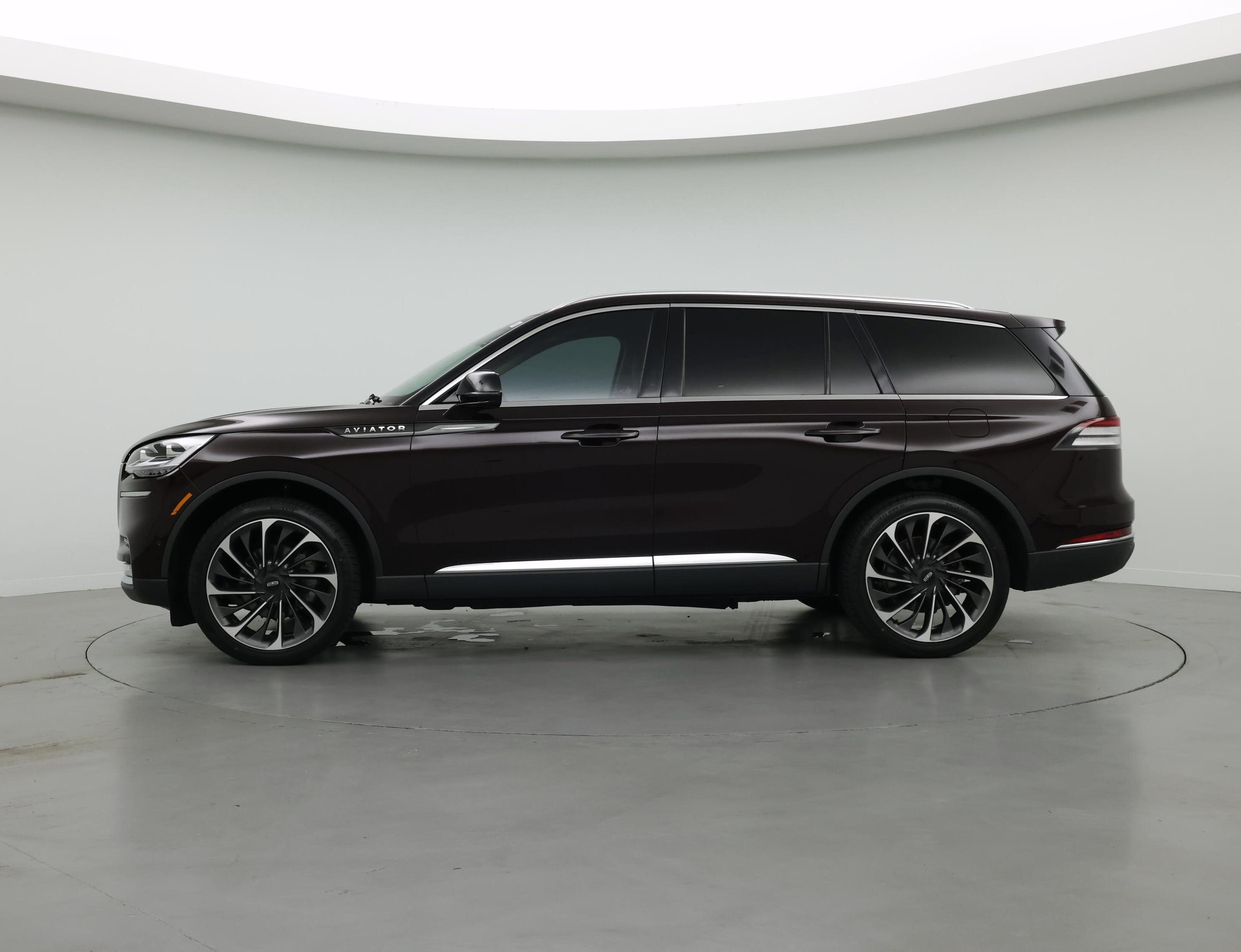Thumbnail: 2023 Lincoln Aviator - 3